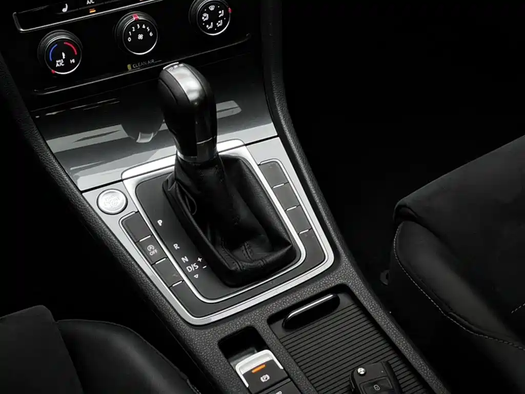 Volkswagen Golf 2020 280TSI DSG Luxury фото 16