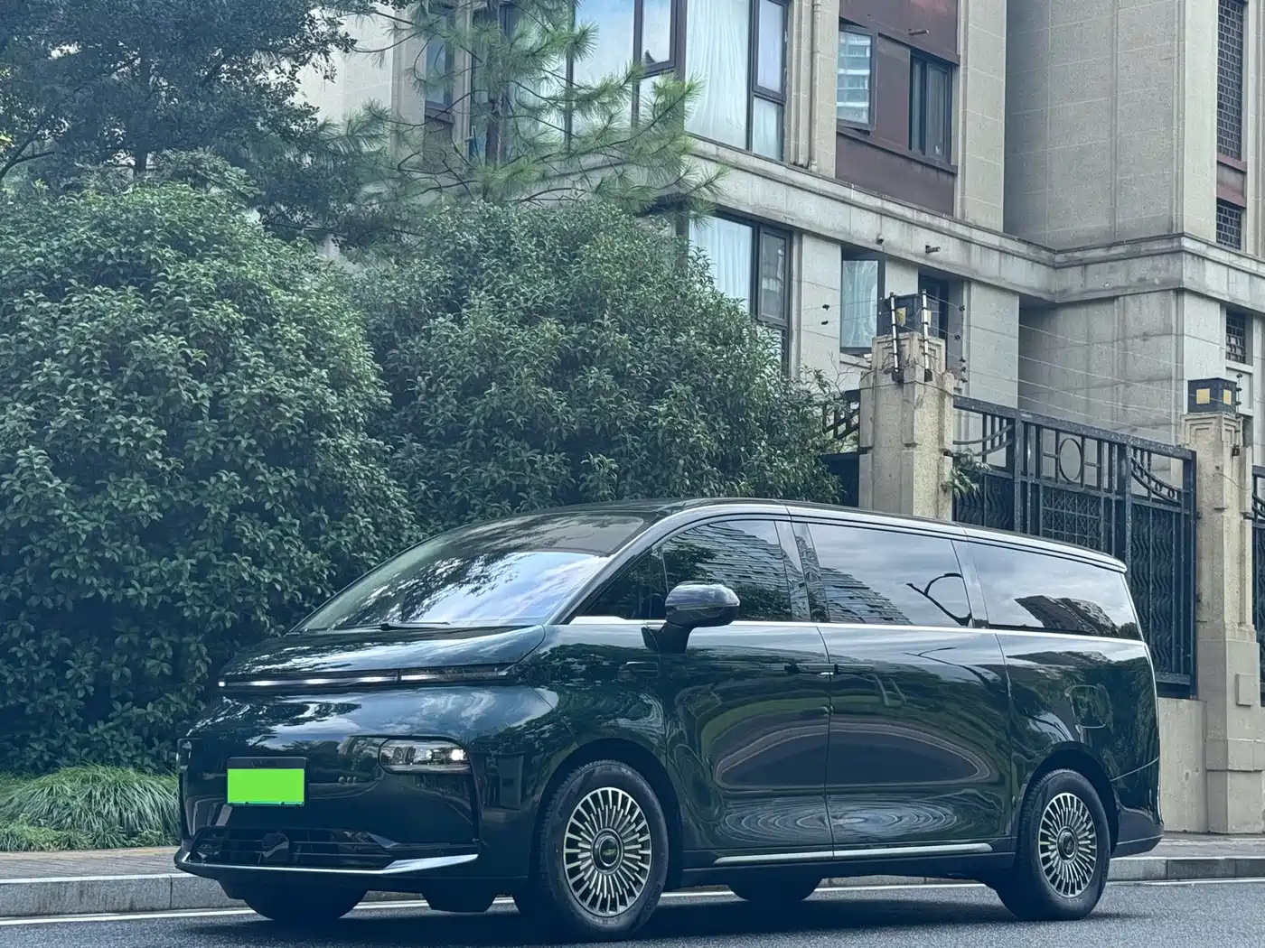 Geely Galaxy Yizhen L380 2025 2025 Model 805km Flagship Edition AWD