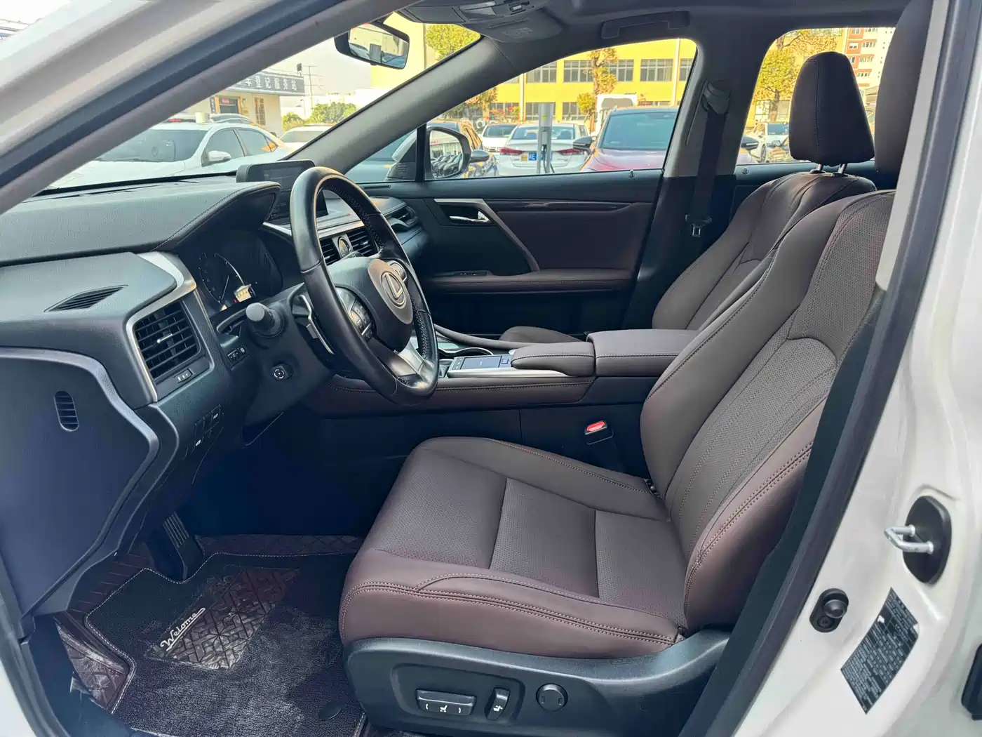 Lexus RX 2020 Facelift 300 2WD Elite Edition фото 3