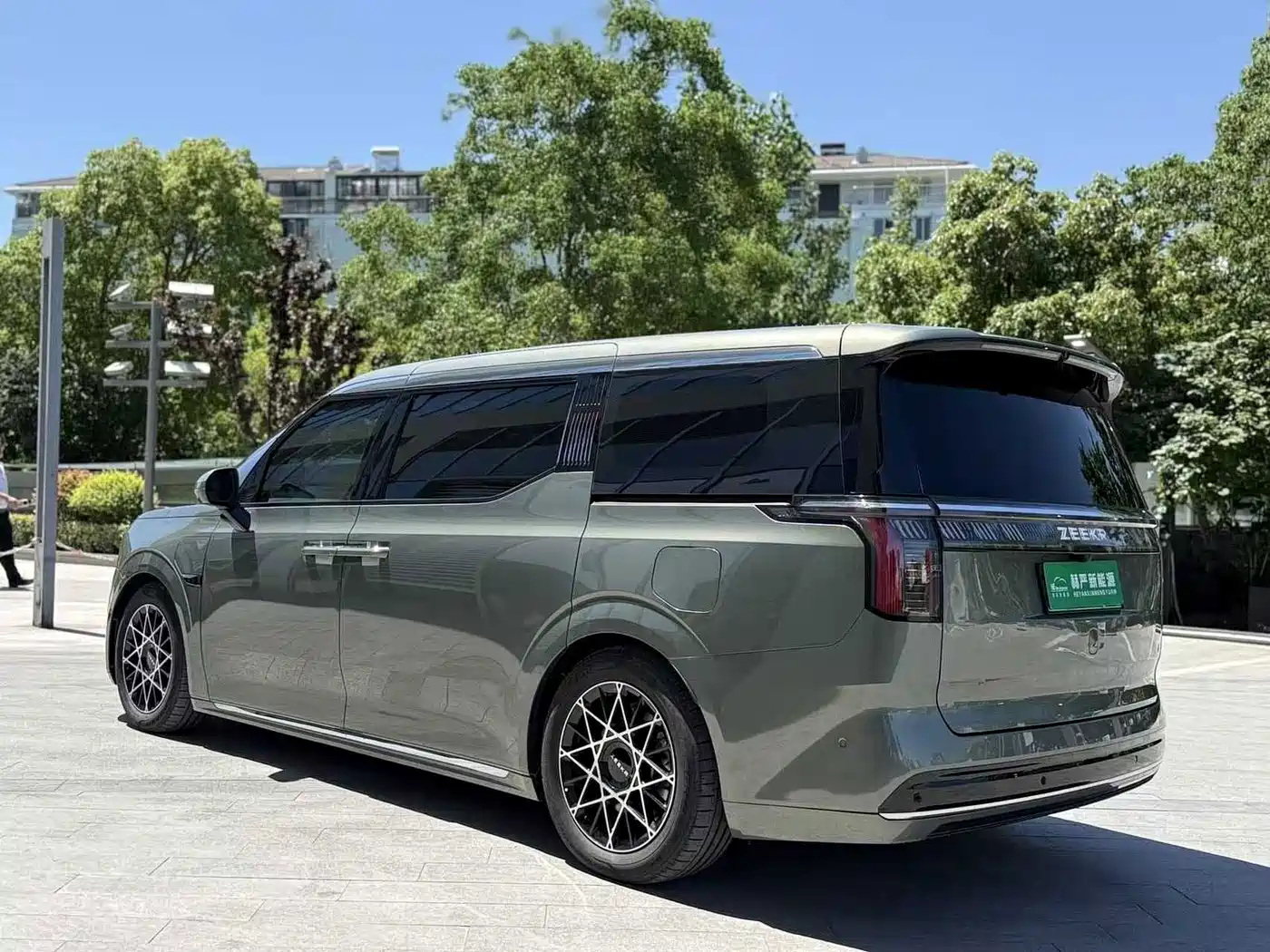 ZEEKR 009 2024 2024 7-Seat Aisle AWD Version 108kWh