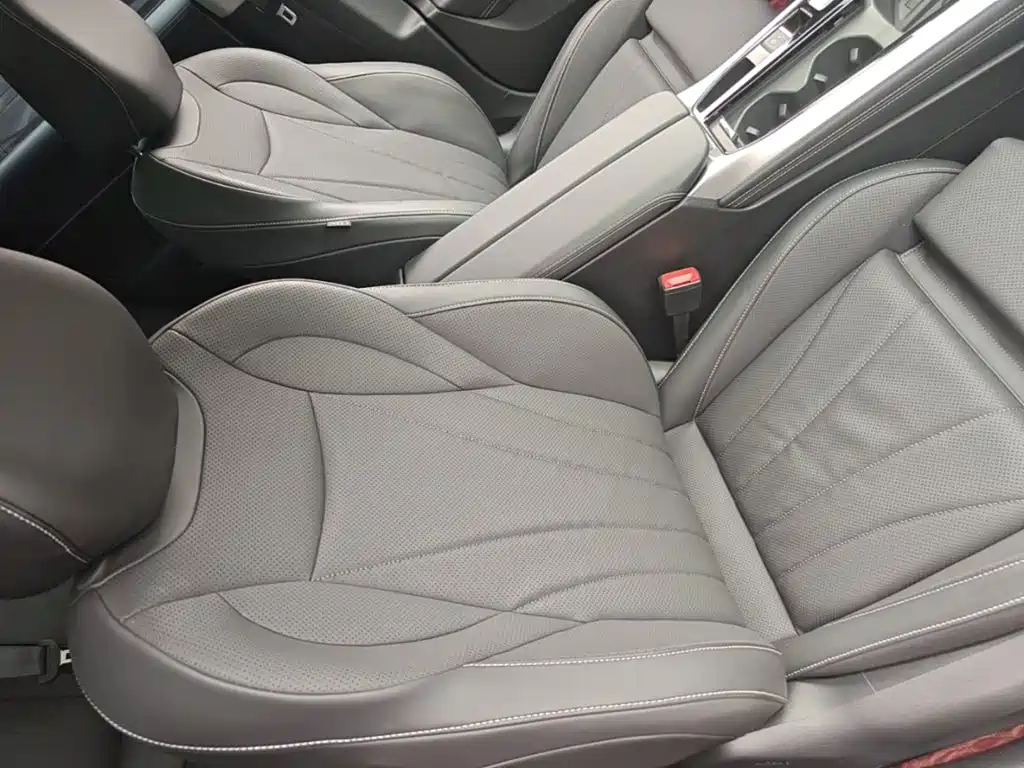 Volkswagen Passat 2025 2025 Pro 380TSI Dragon Glory Edition