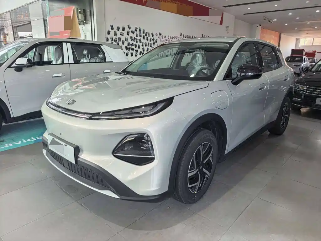 Фото 1 - Changan Qiyuan Q05