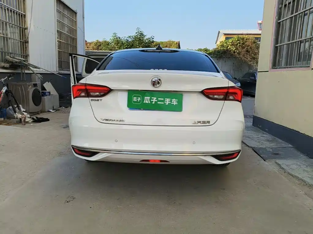 Photo 6 - Buick Verano