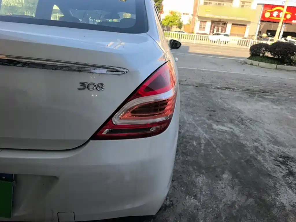 Peugeot 308 2015 2014 Model Joy Edition Classic 1.6L Automatic Superior Style