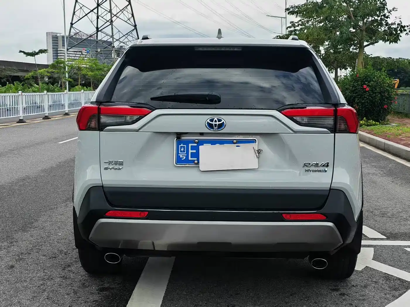 Toyota RAV4 Rongfang 2020 Hybrid 2.5L E-CVT 4WD Elite PLUS фото 6