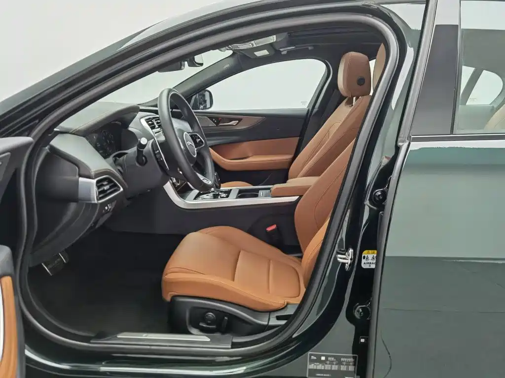 Jaguar XEL 2025 2025 2.0T 250PS R-DYNAMIC 90th Anniversary Edition