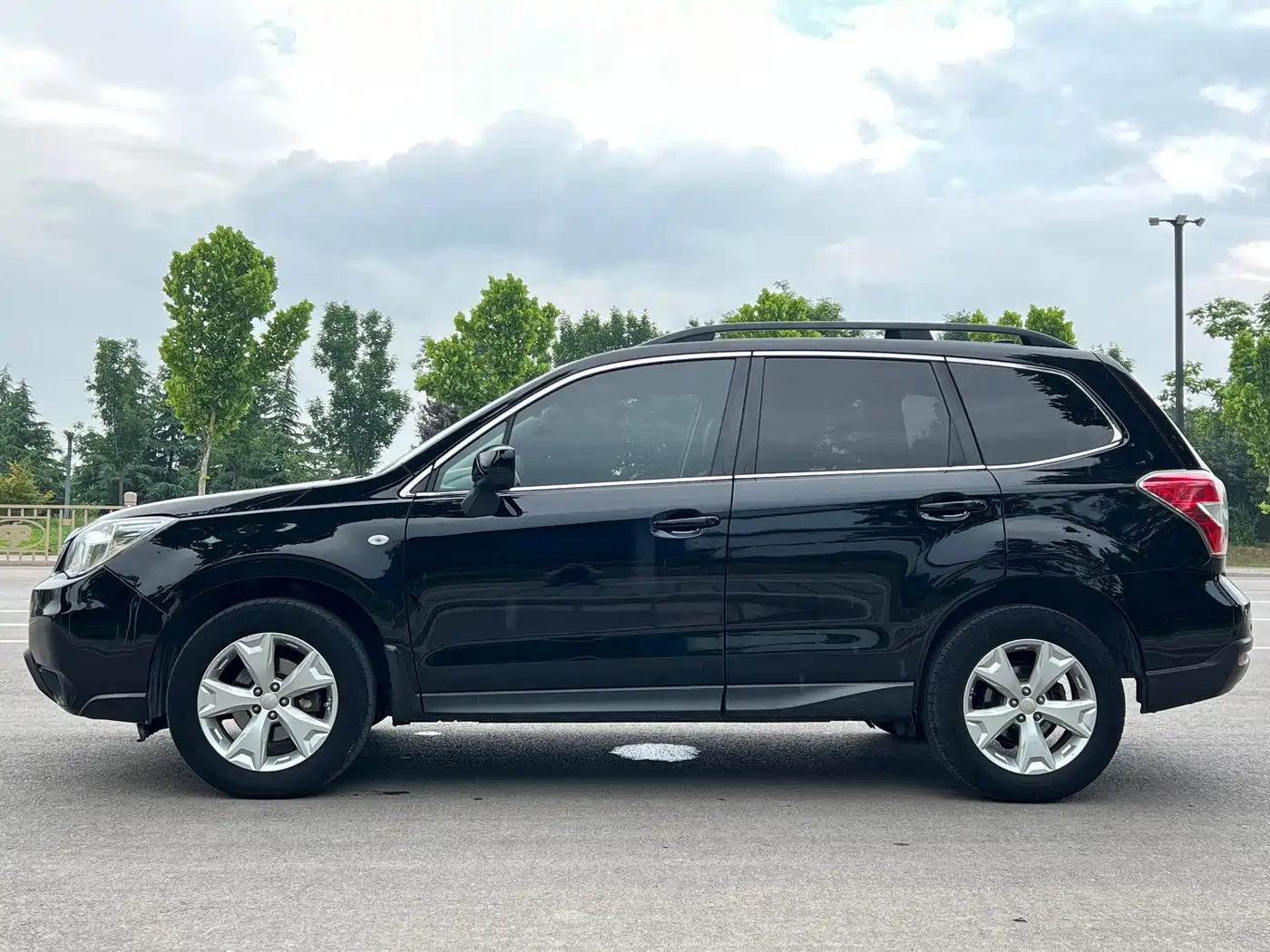 Subaru Forester 2014 2.0i Automatic Luxury Edition фото 4