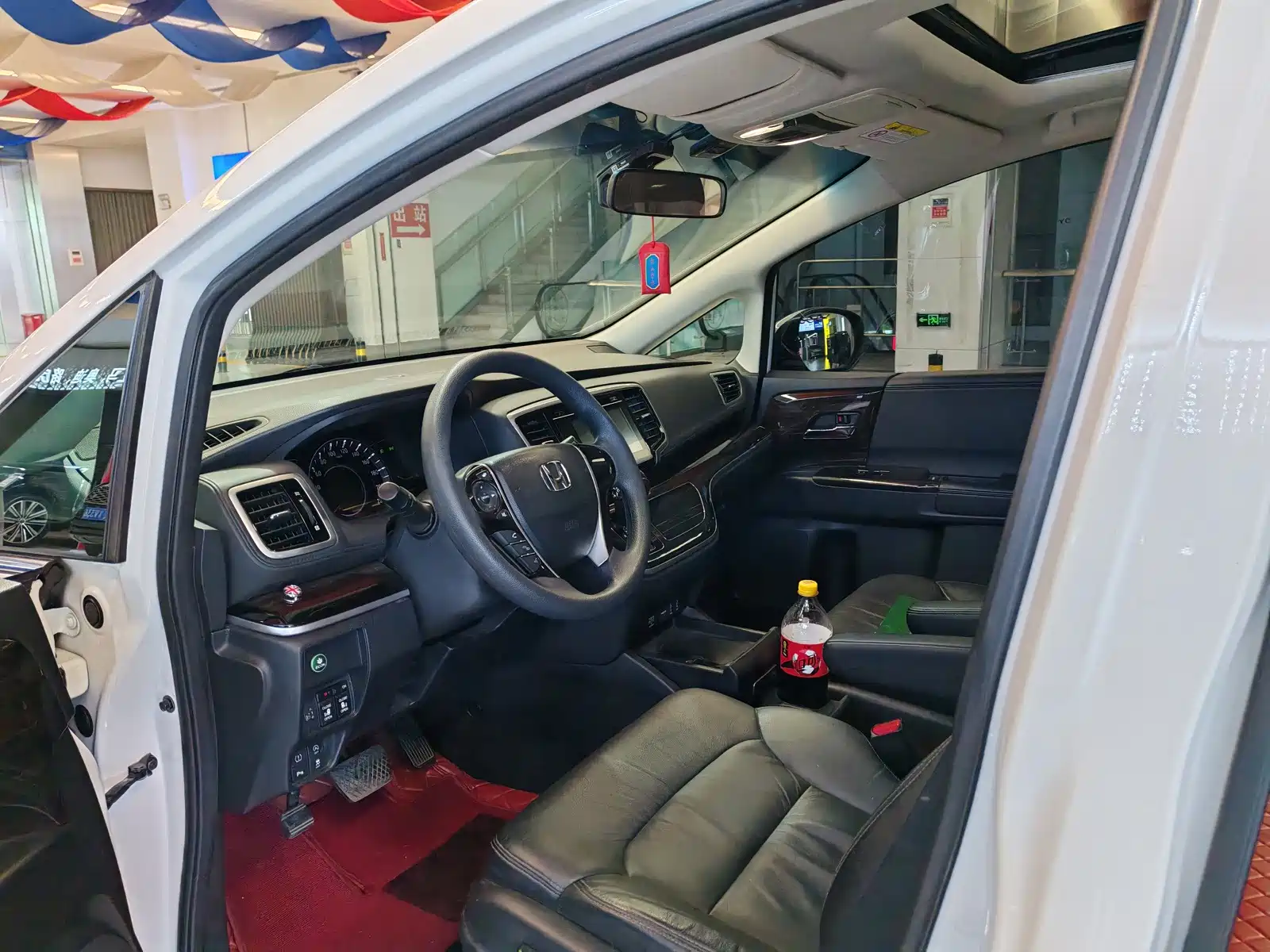 Photo 10 - Honda Odyssey
