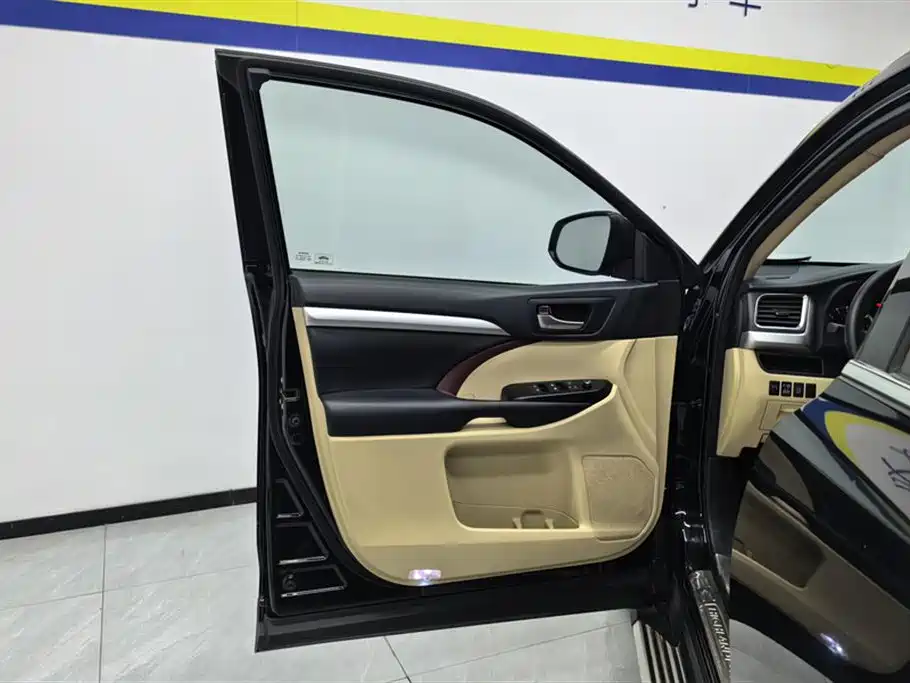 Toyota Highlander 2017 2.0T 4WD Elite 7-Seater фото 7