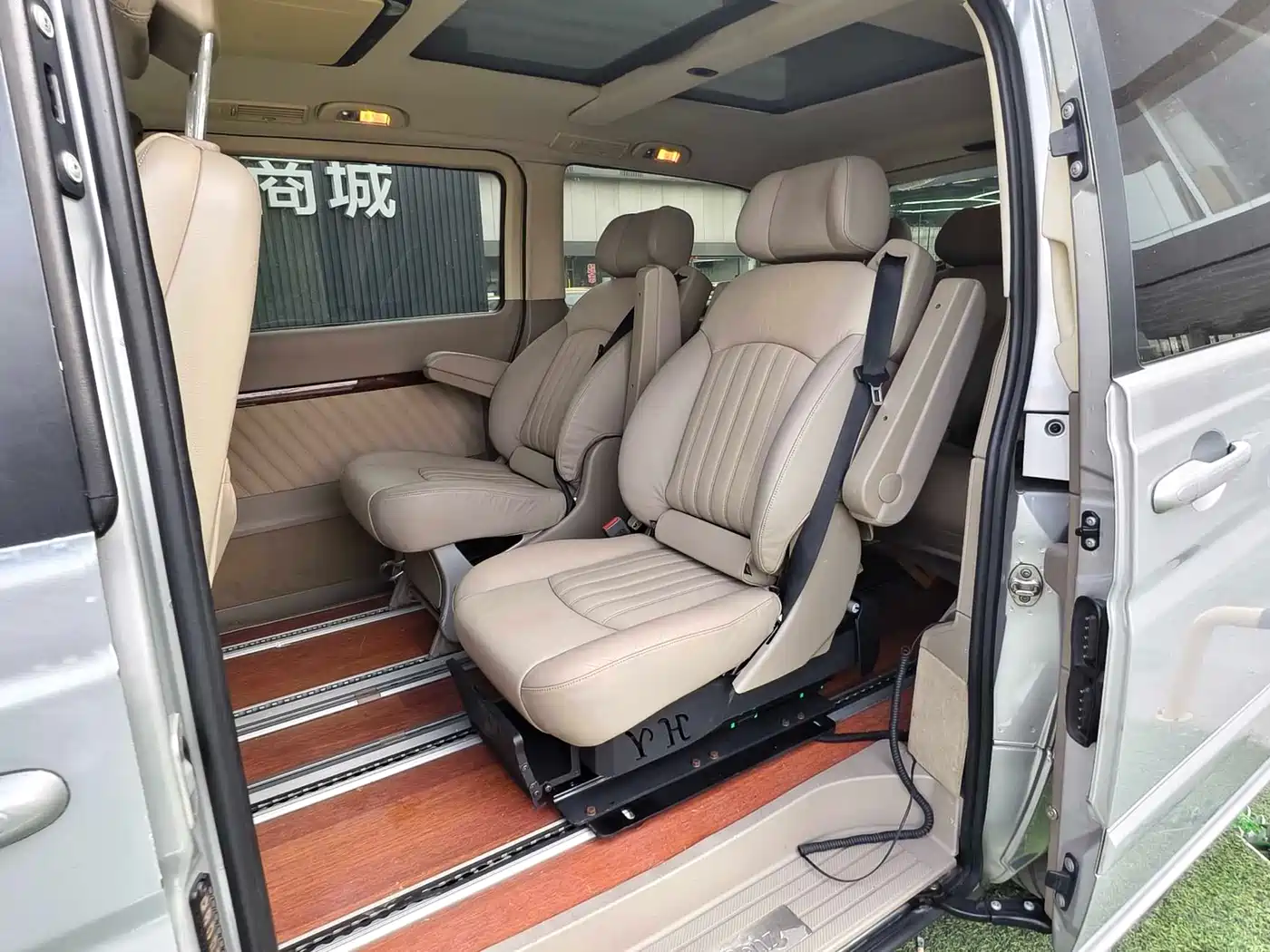 Mercedes-Benz Viano 2013 3.5L Haochi Edition фото 8