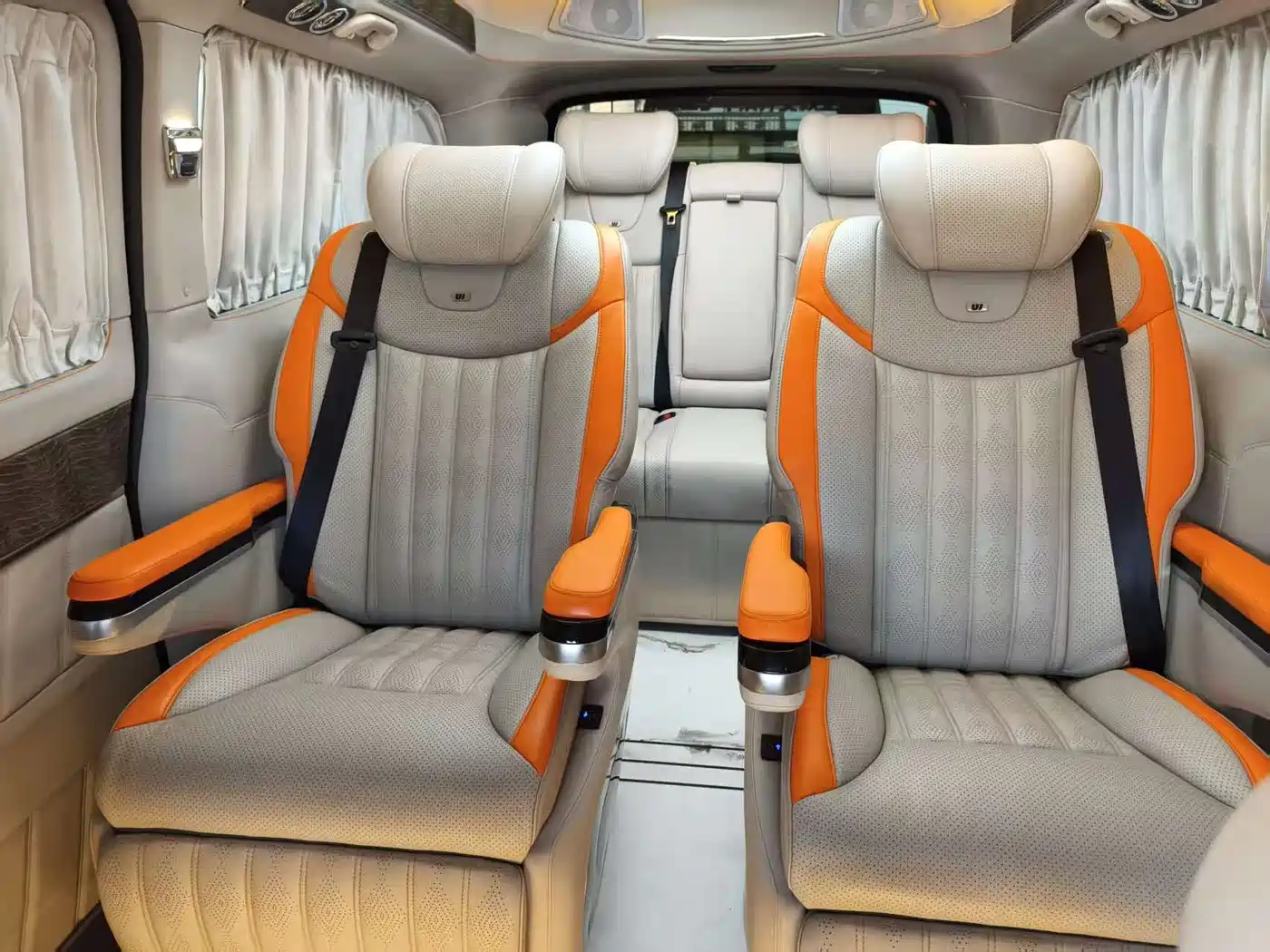 Mercedes-Benz V-Class 2021 V 260 L Long Wheelbase Luxury Edition фото 23