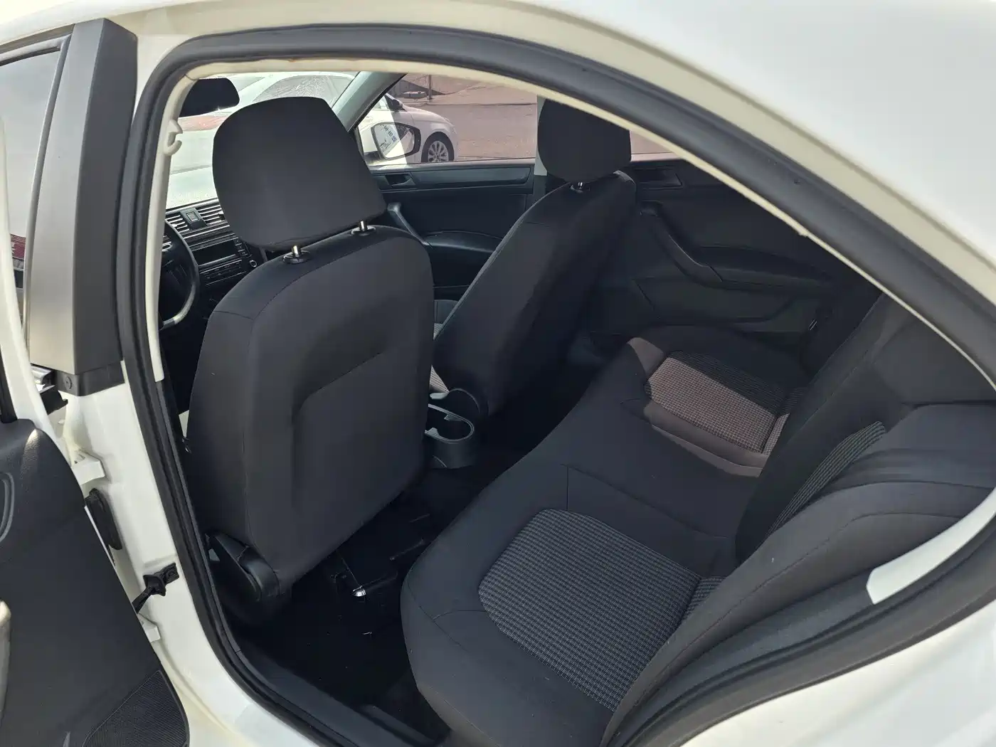 Volkswagen Santana 2016 1.4L Manual Trend Edition фото 8