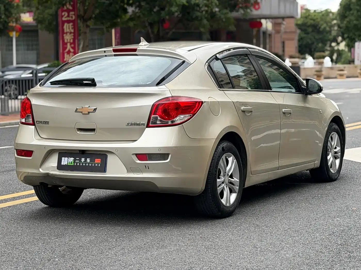 Chevrolet Cruze 2013 Hatchback 1.6L Automatic Luxury фото 9