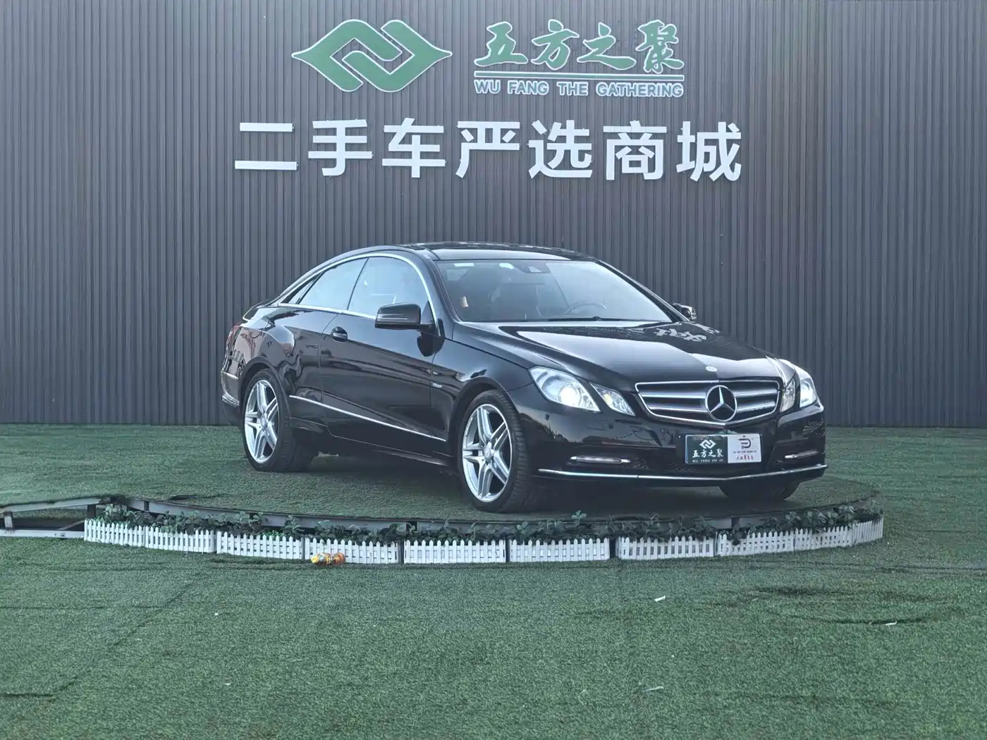 Mercedes-Benz E-Class (Import) 2011 E 260 CGI Coupe фото 3