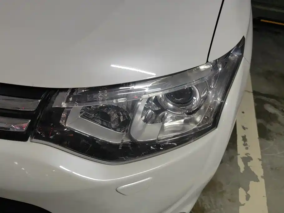 صورة 5 - Mitsubishi Outlander (Import)