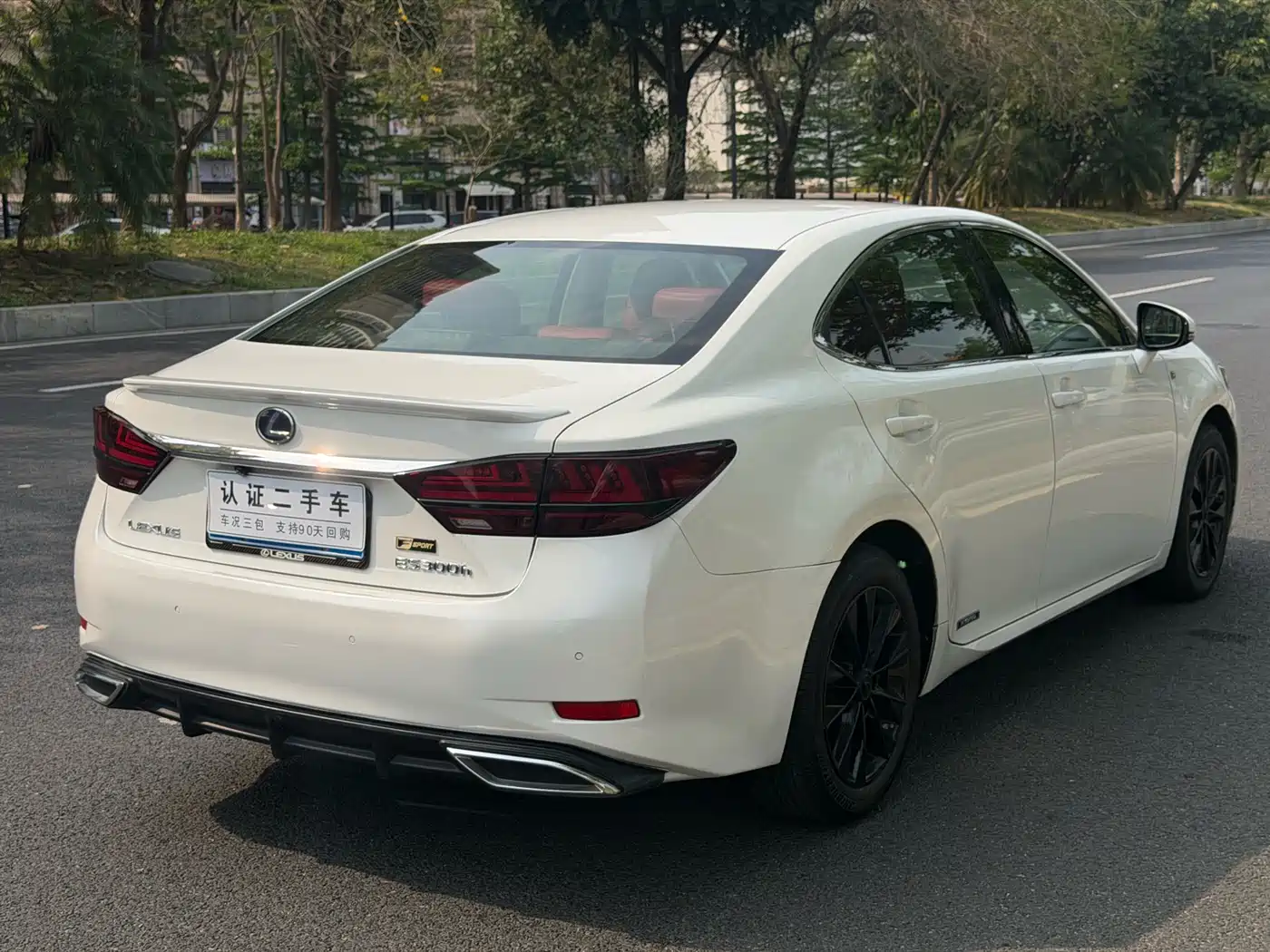 Lexus ES 2013 300h Elite Edition фото 7