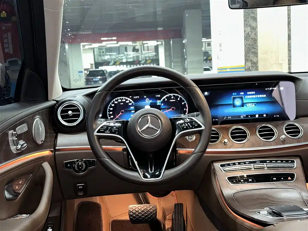 MERCEDES-BENZ E CLASS