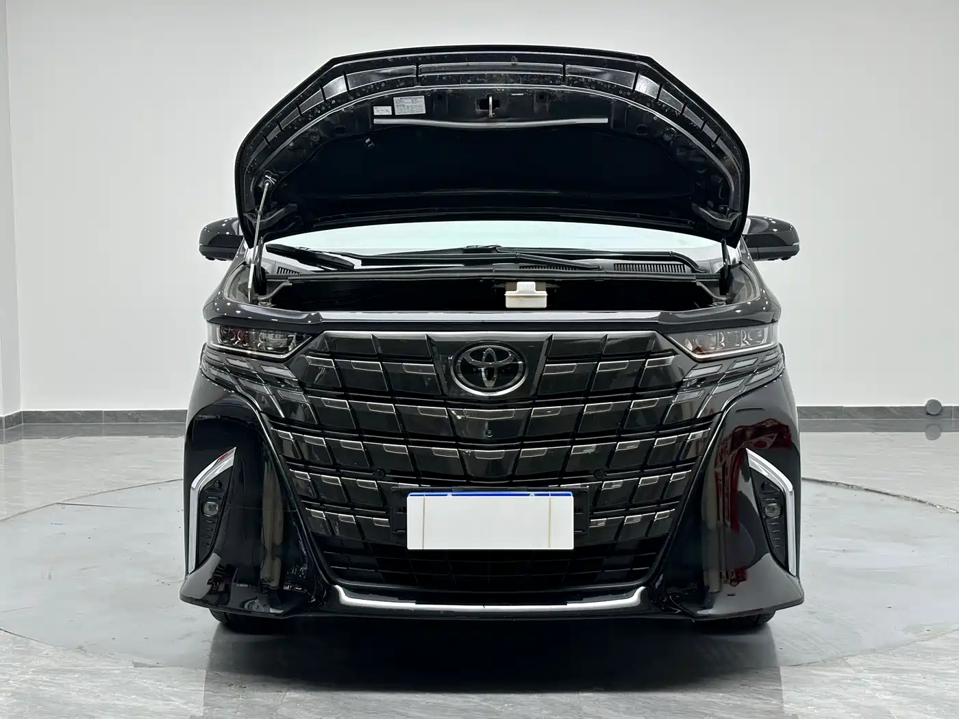 Toyota Alphard 2024 Hybrid 2.5L Prestige Edition фото 29