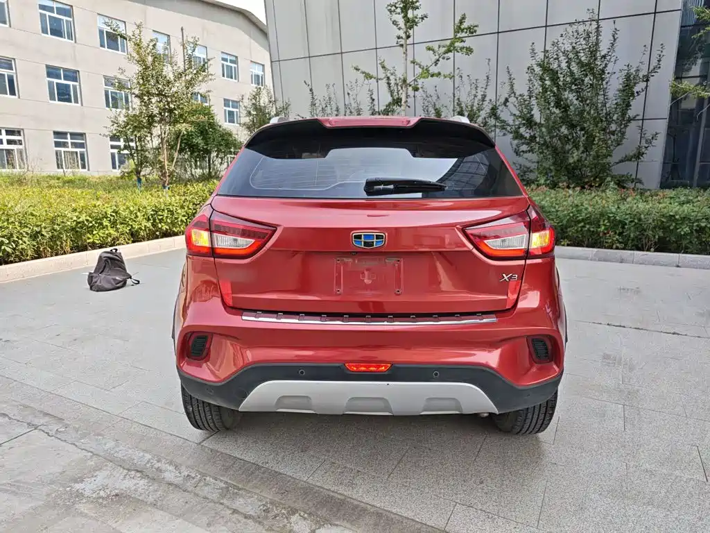 Фото 6 - Geely Vision X3