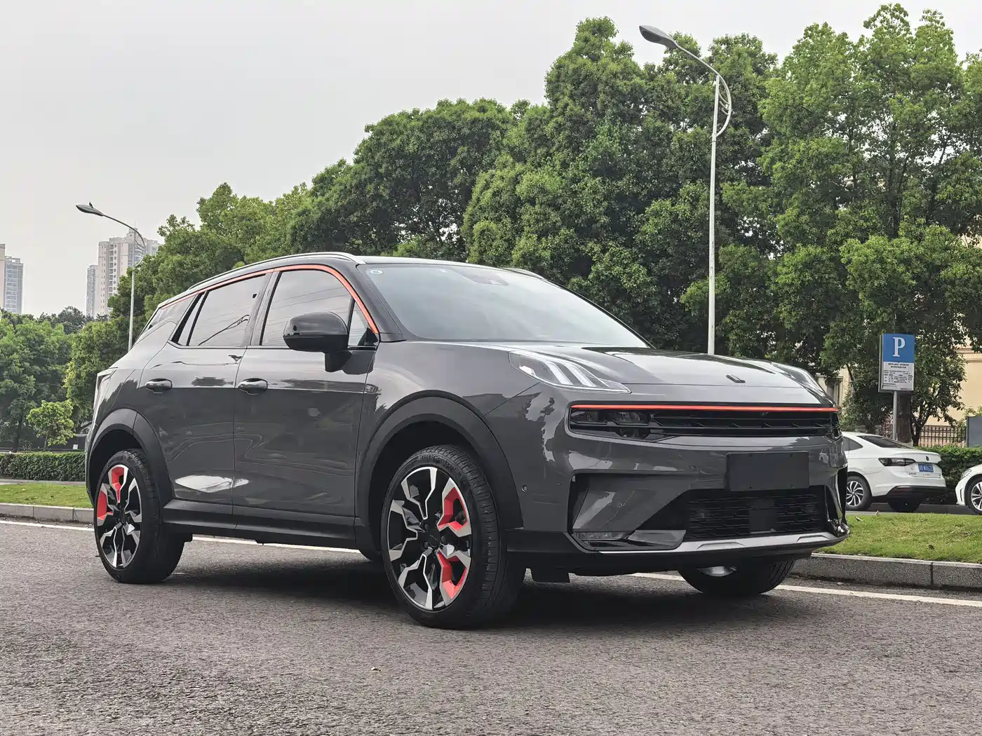 Lynk & Co 06 2020 1.5T Halo фото 3