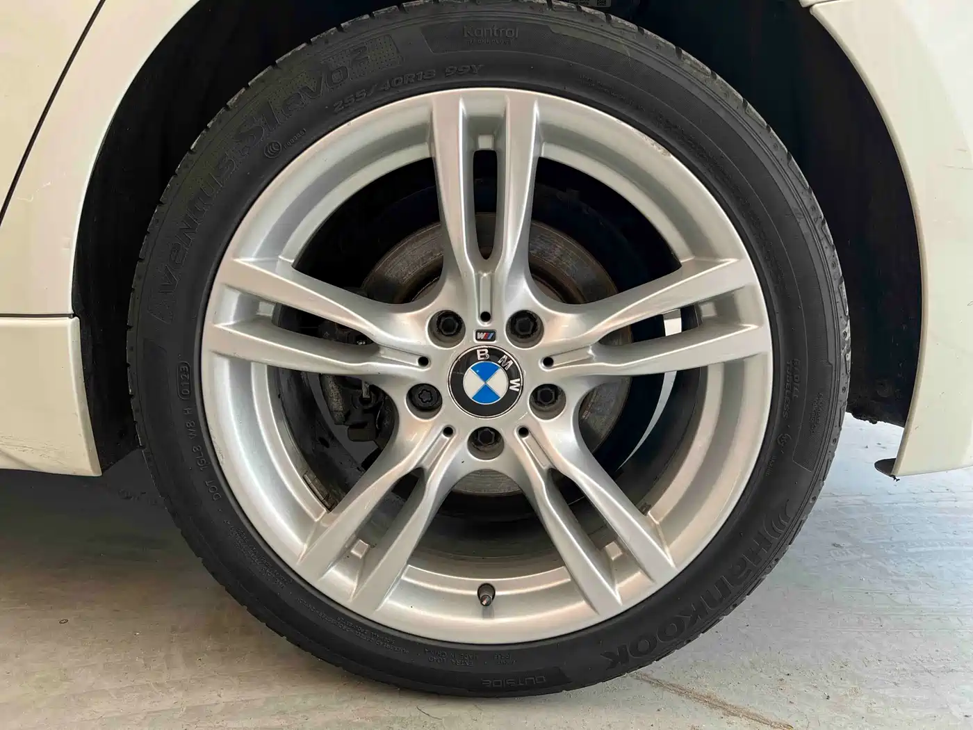 BMW 3 Series 2017 330Li M Sport фото 34