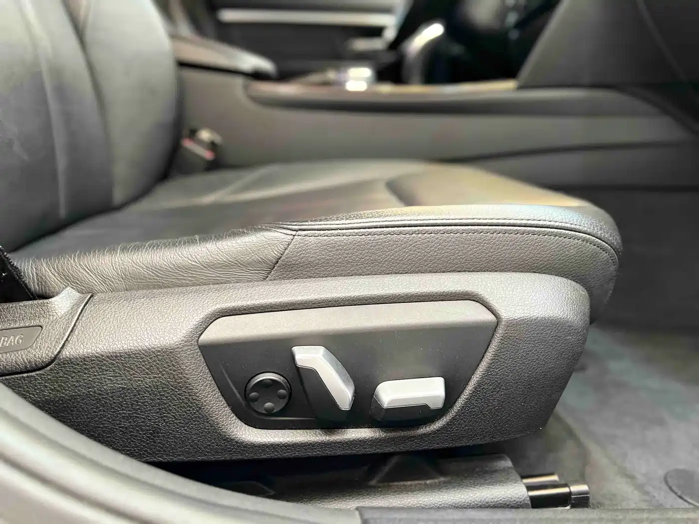 BMW 3 Series 2017 330Li M Sport фото 23