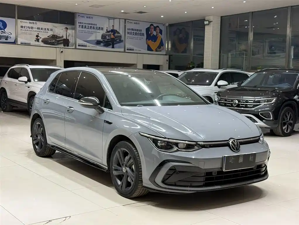 VOLKSWAGEN GOLF
