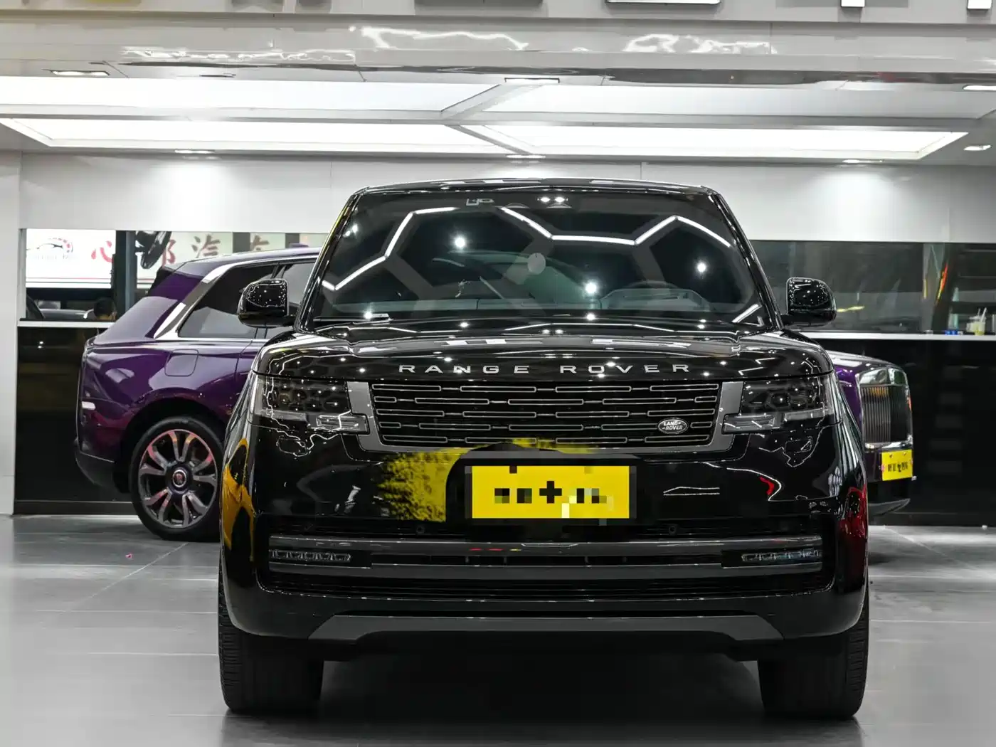 Land Rover Range Rover 2023 4.4 V8 530PS Launch Edition фото 2