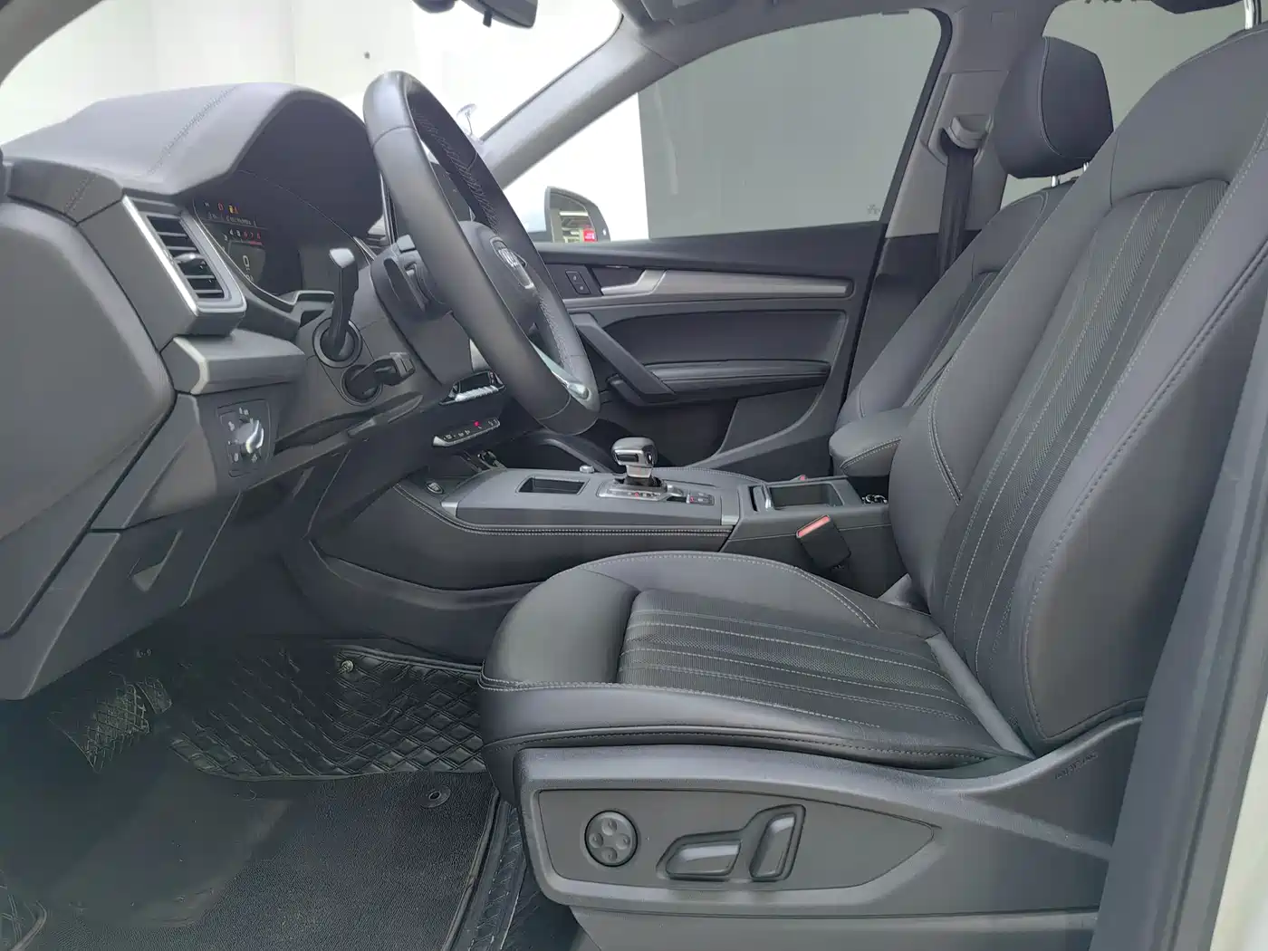 Audi Q5L 2022 40T Fashion Elegance фото 13