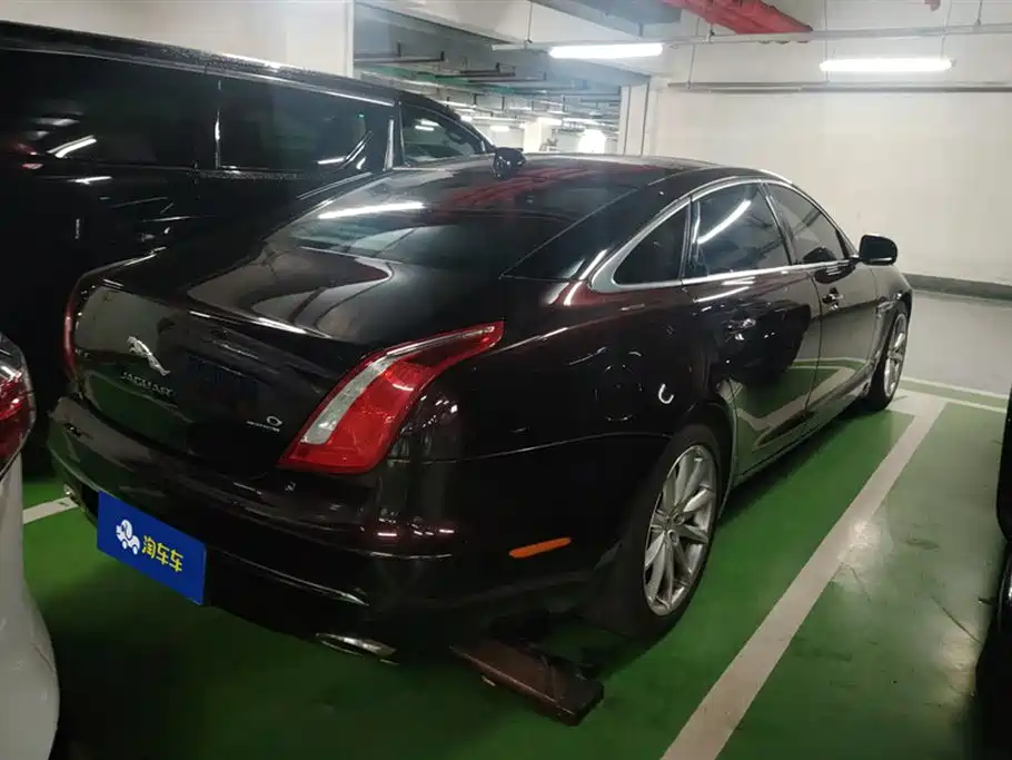 JAGUAR XJ