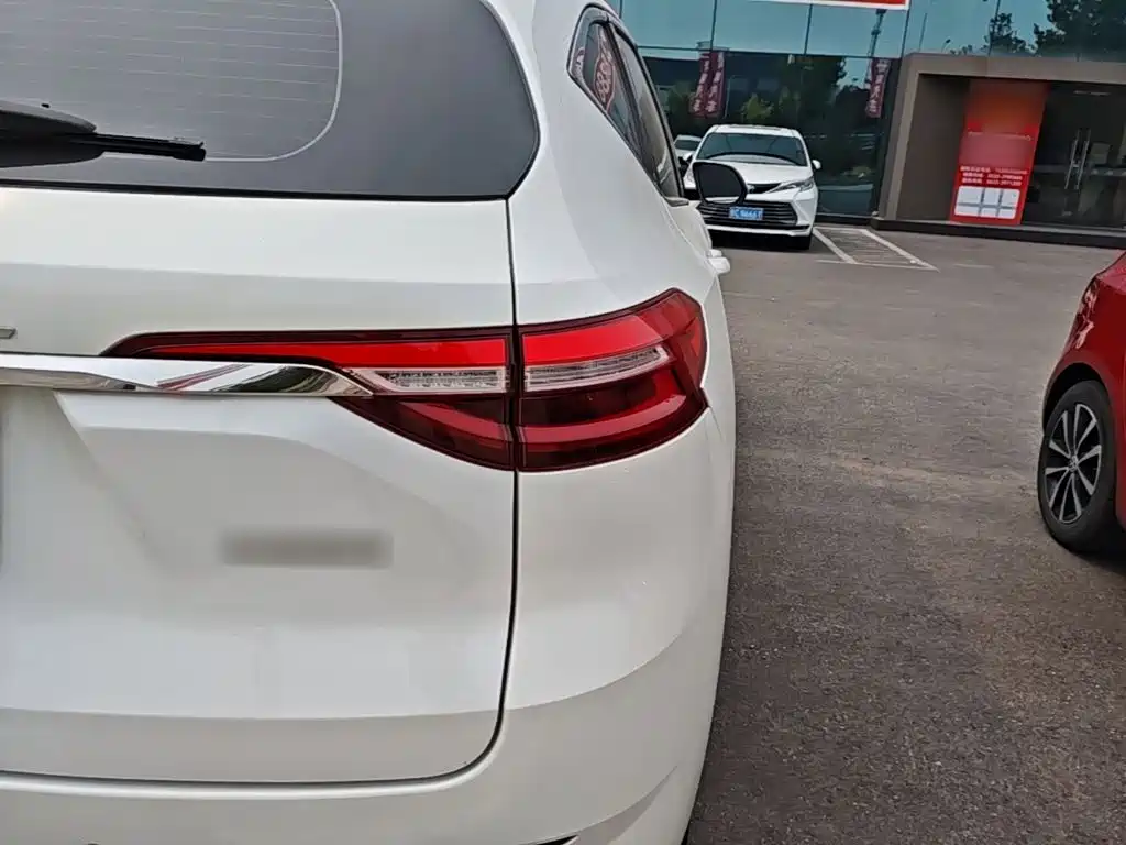 Фото 8 - Haval F7