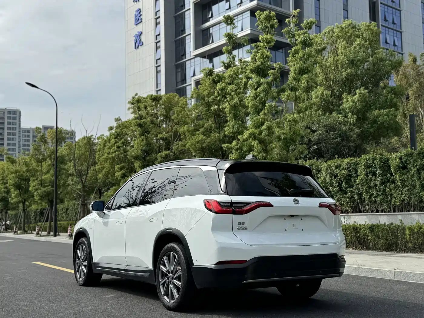 NIO ES8 2019 2018 355KM Standard 6-Seater
