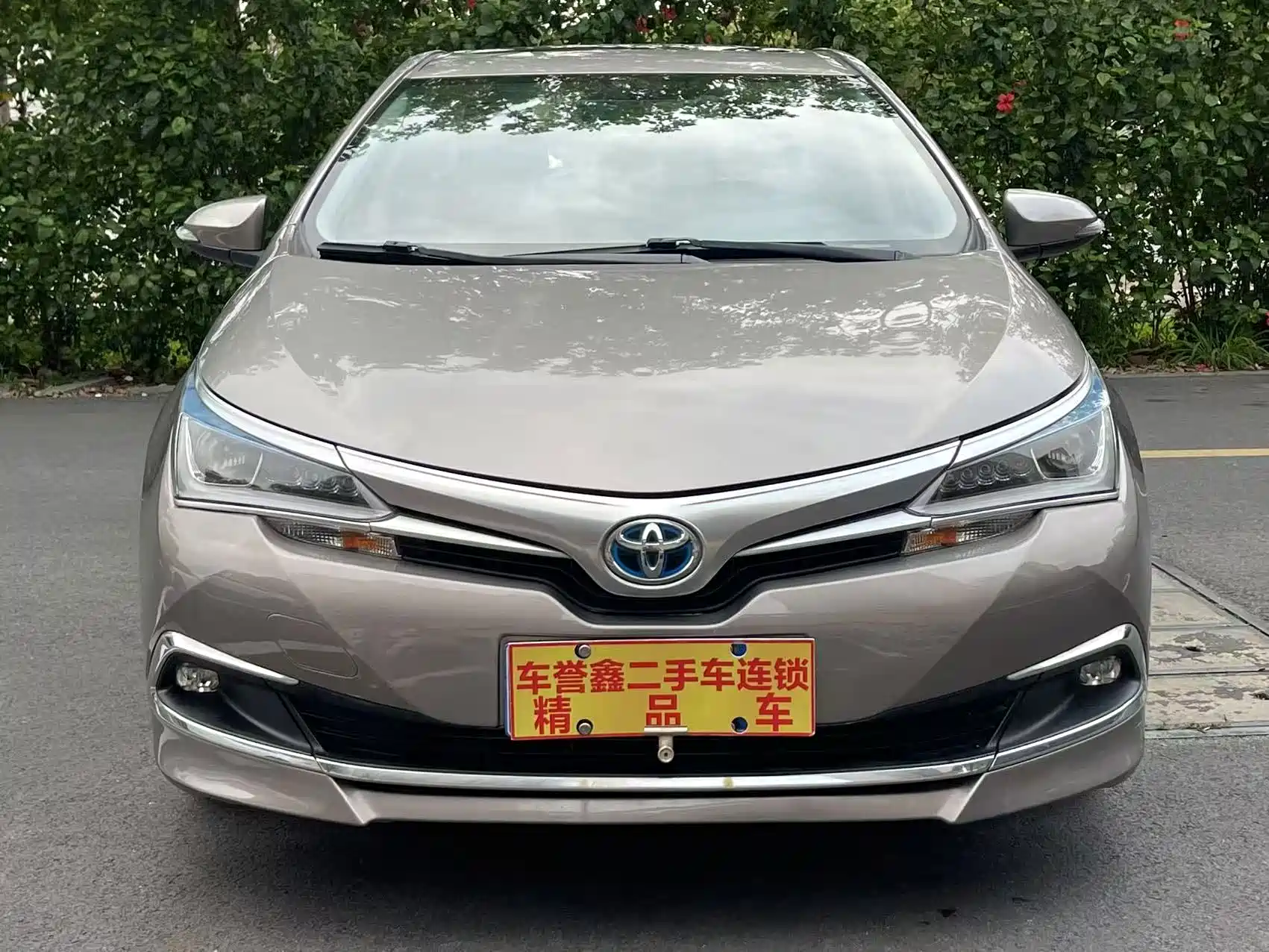 Фото 2 - Toyota Corolla
