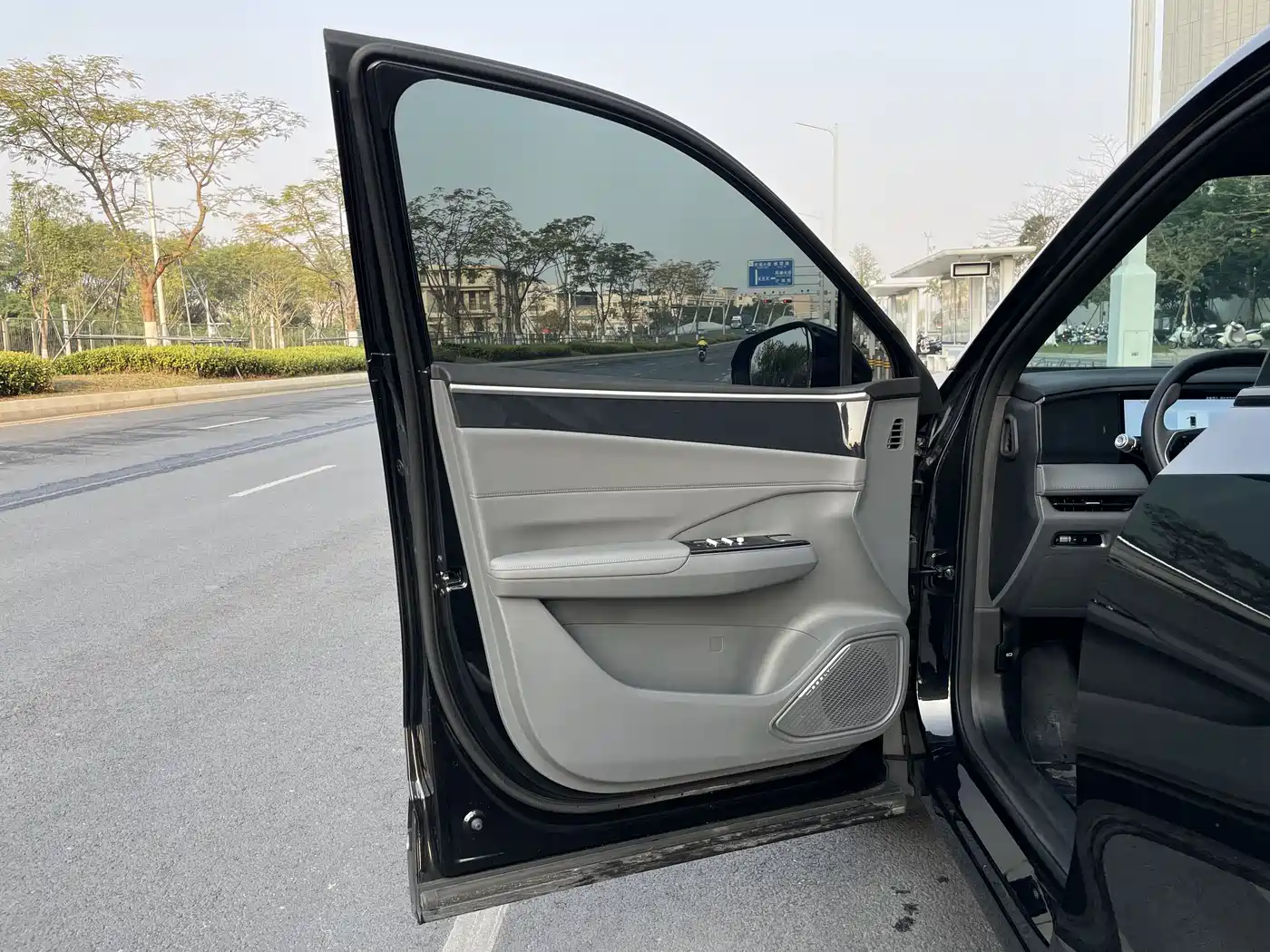 Geely Galaxy Galaxy L7 2025 EM-i 115km Explorer Edition фото 17