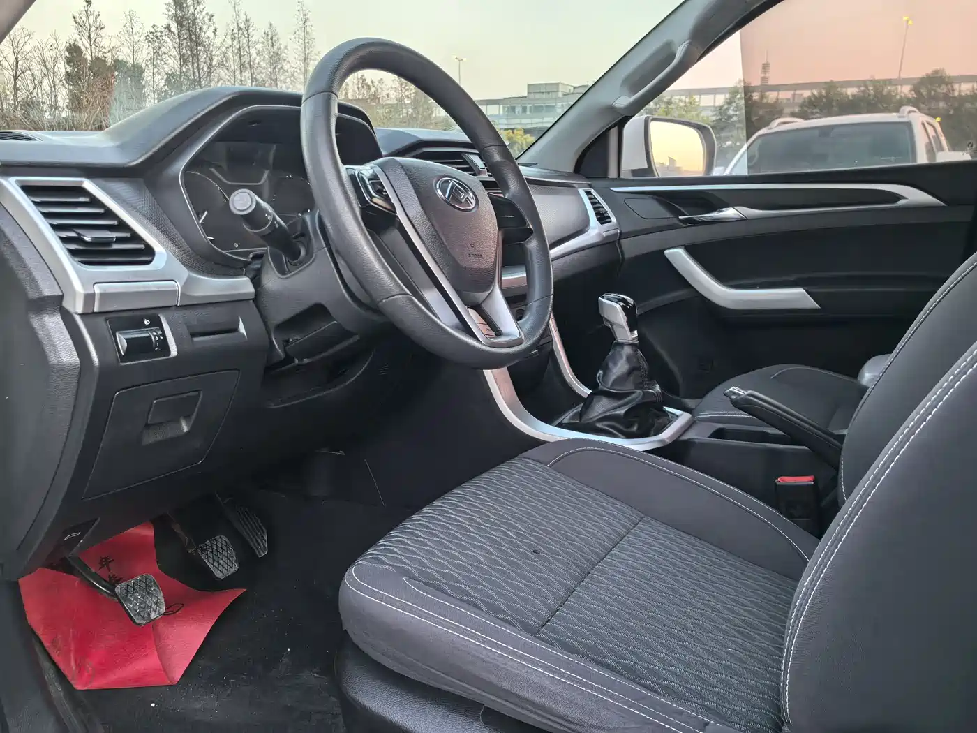 SAIC MAXUS CHASE T60