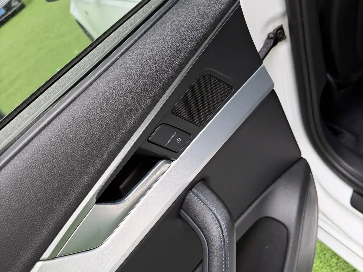 Фото 17 - Audi A4L