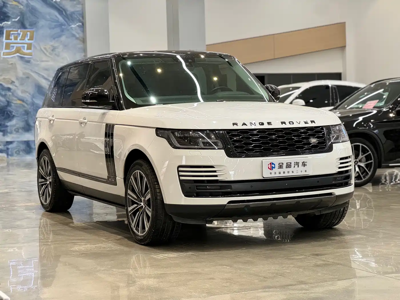 Land Rover Range Rover 2019 3.0 SC V6 Heritage Extended Edition фото 3