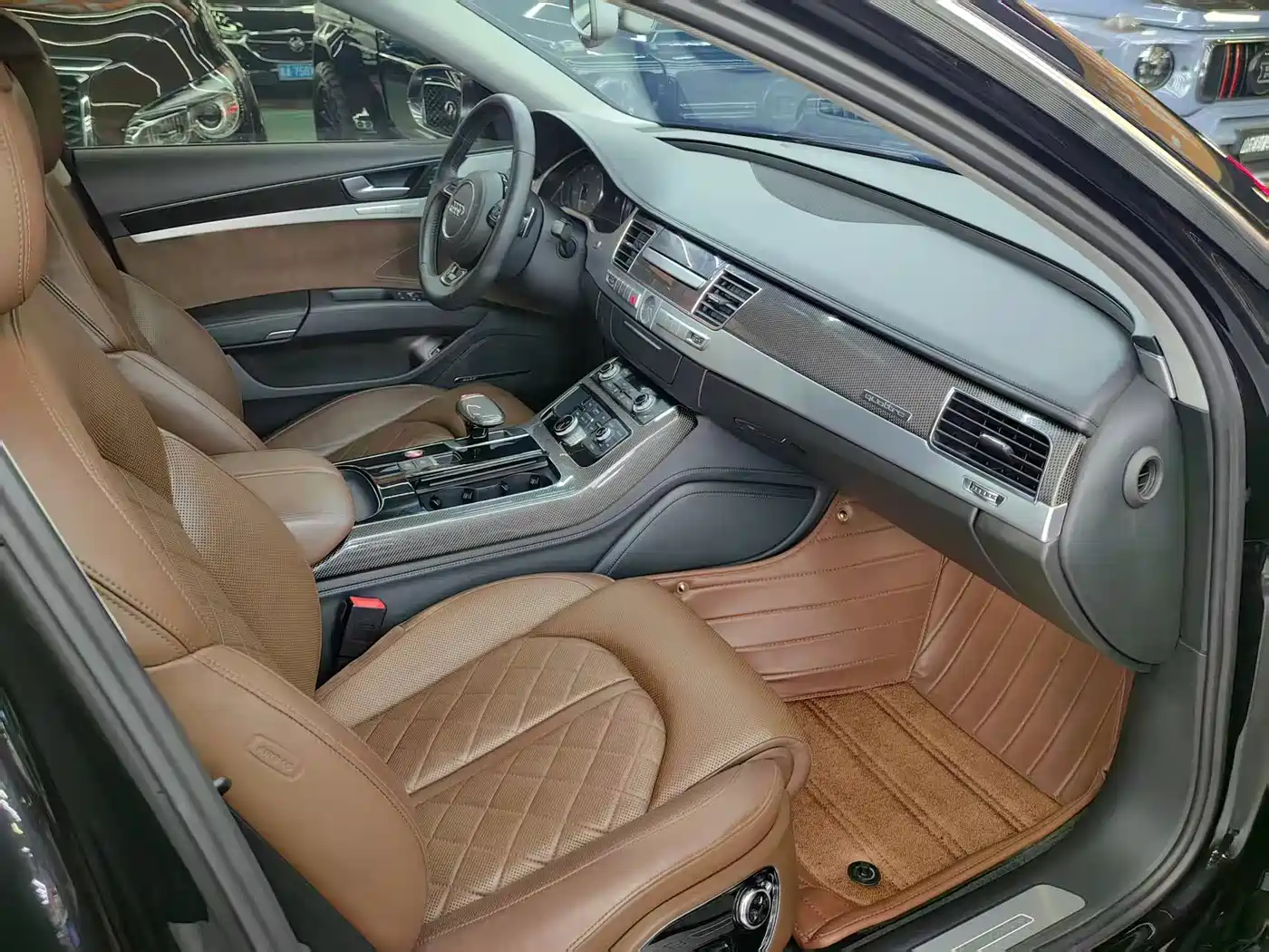 Audi S8 2014 S8 4.0TFSI quattro фото 4