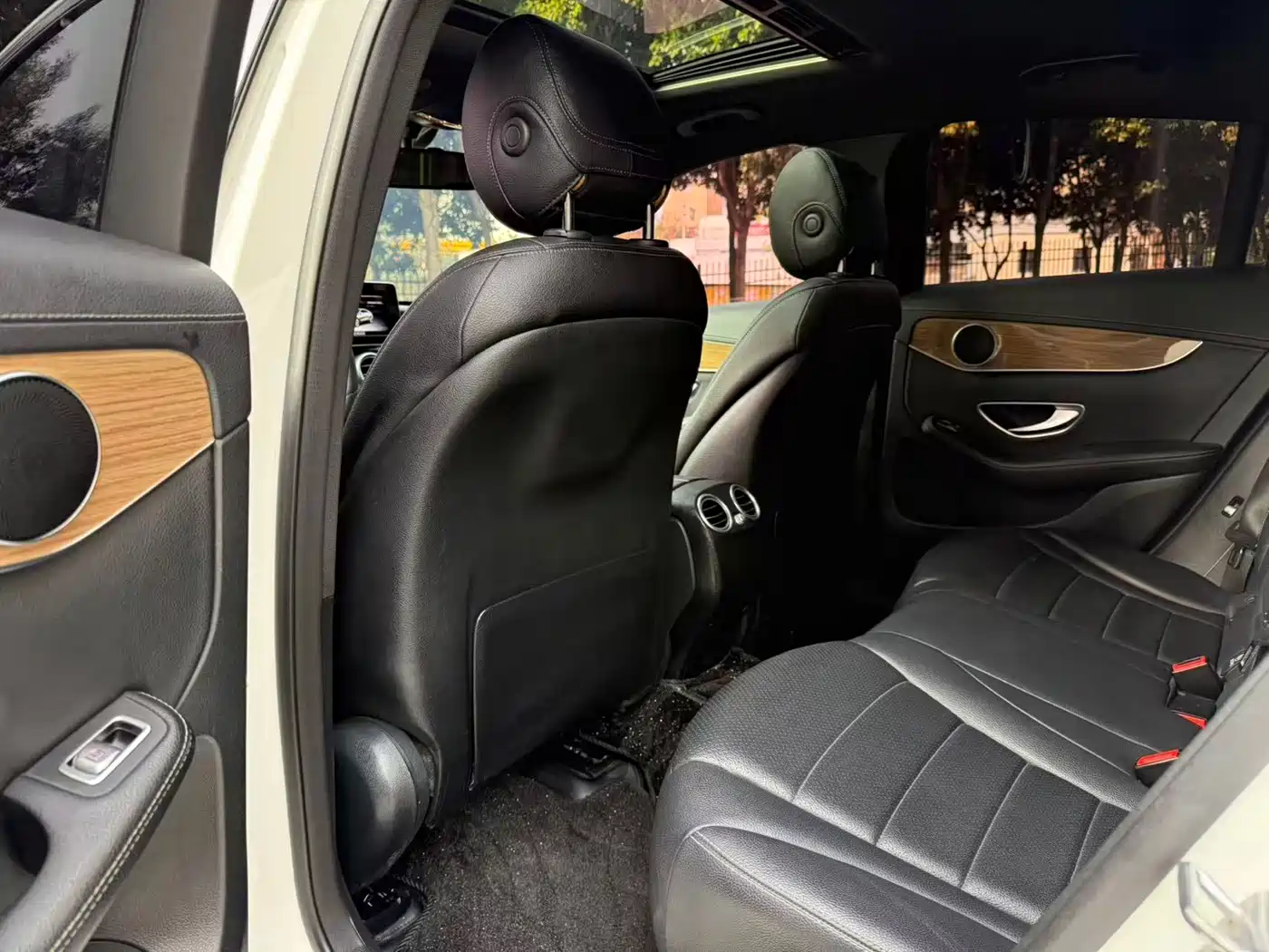 Mercedes-Benz GLC Coupe 2018 GLC 260 4MATIC Coupe SUV фото 24