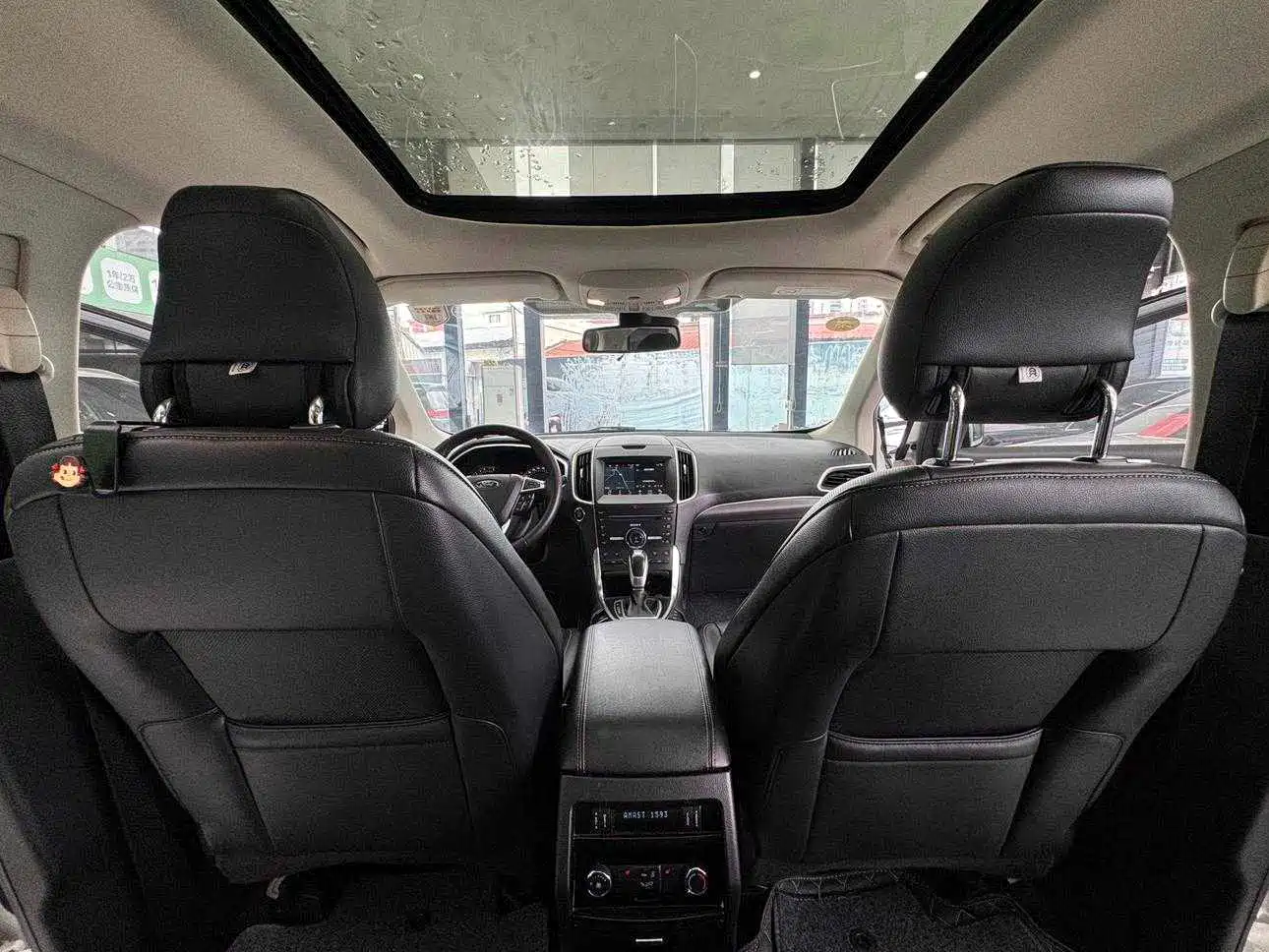 Фото 22 - Ford Edge