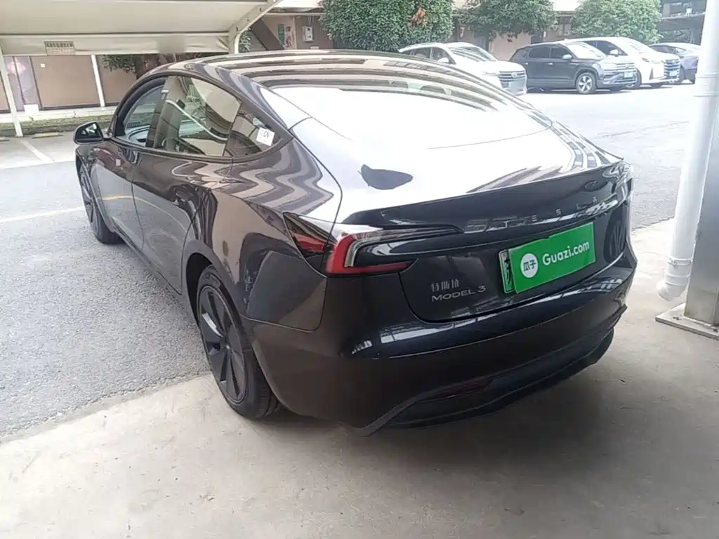 Фото 5 - Tesla Model 3