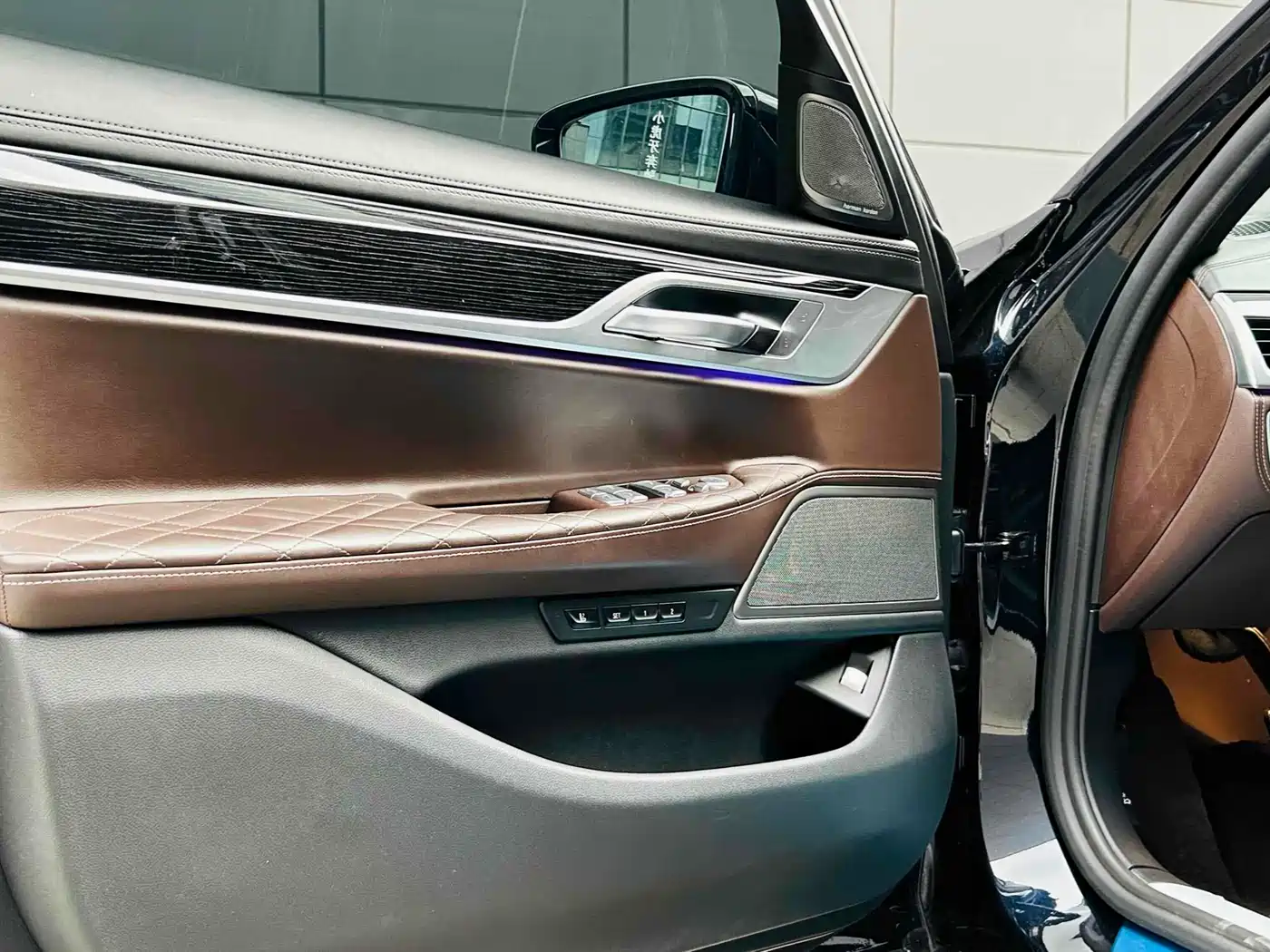 BMW 7 Series 2021 Model 740Li Leading M Sport Package фото 15