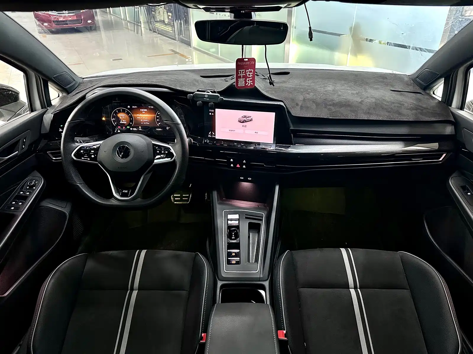 Фото 7 - Volkswagen Golf