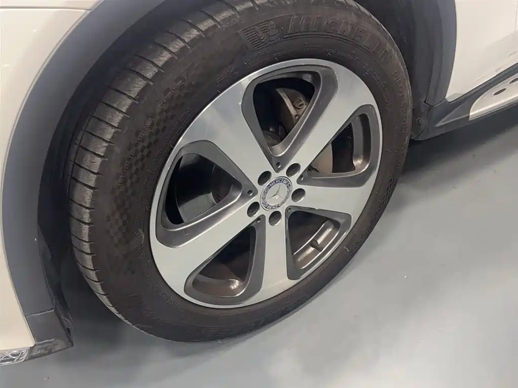 Mercedes-Benz GLC 2017 GLC 260 4MATIC Luxury фото 3