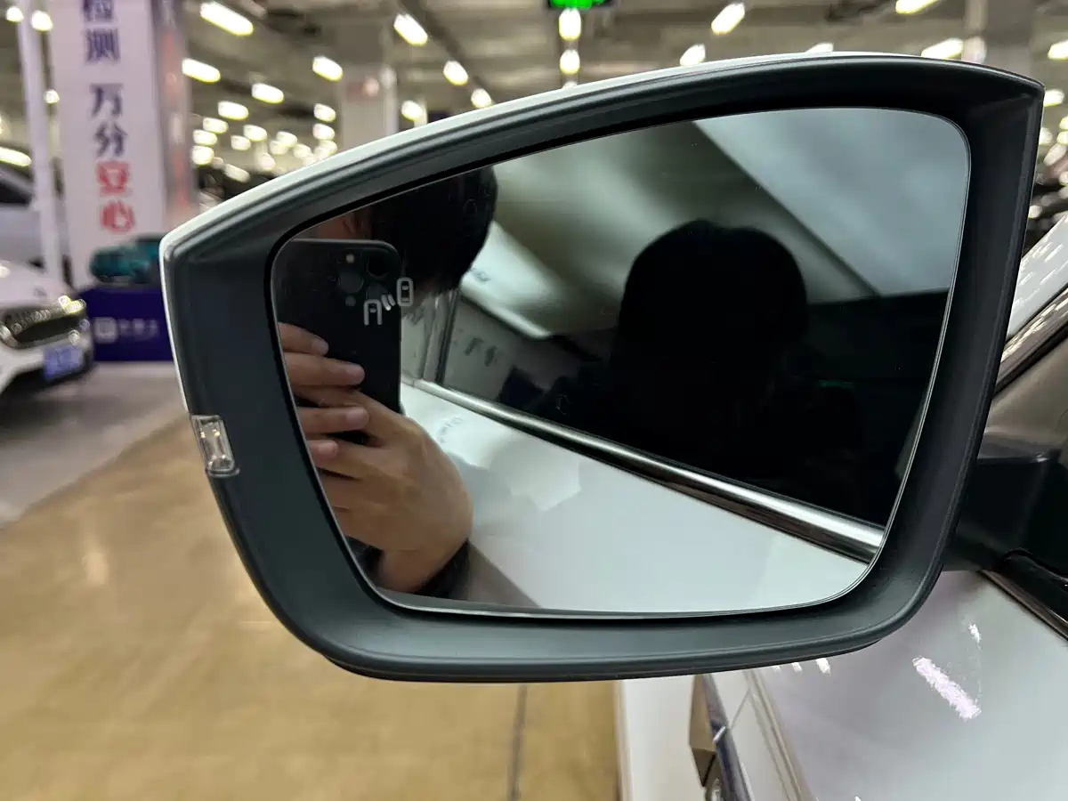 Škoda Karoq 2022 TSI280 Luxury Edition фото 17