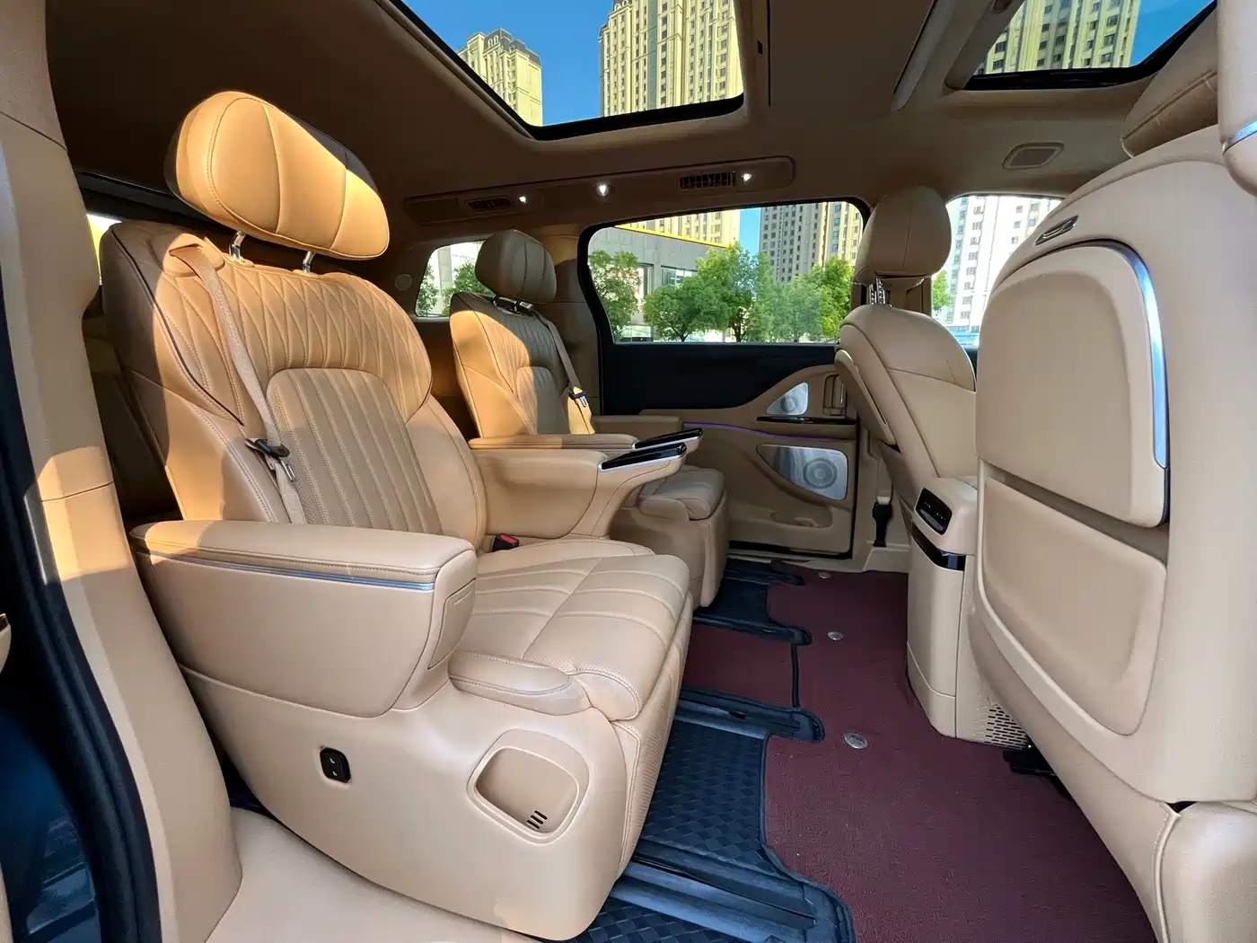 Voyah Auto Voyah Dreamer 2025 PHEV AWD Flagship Kunpeng Edition фото 7