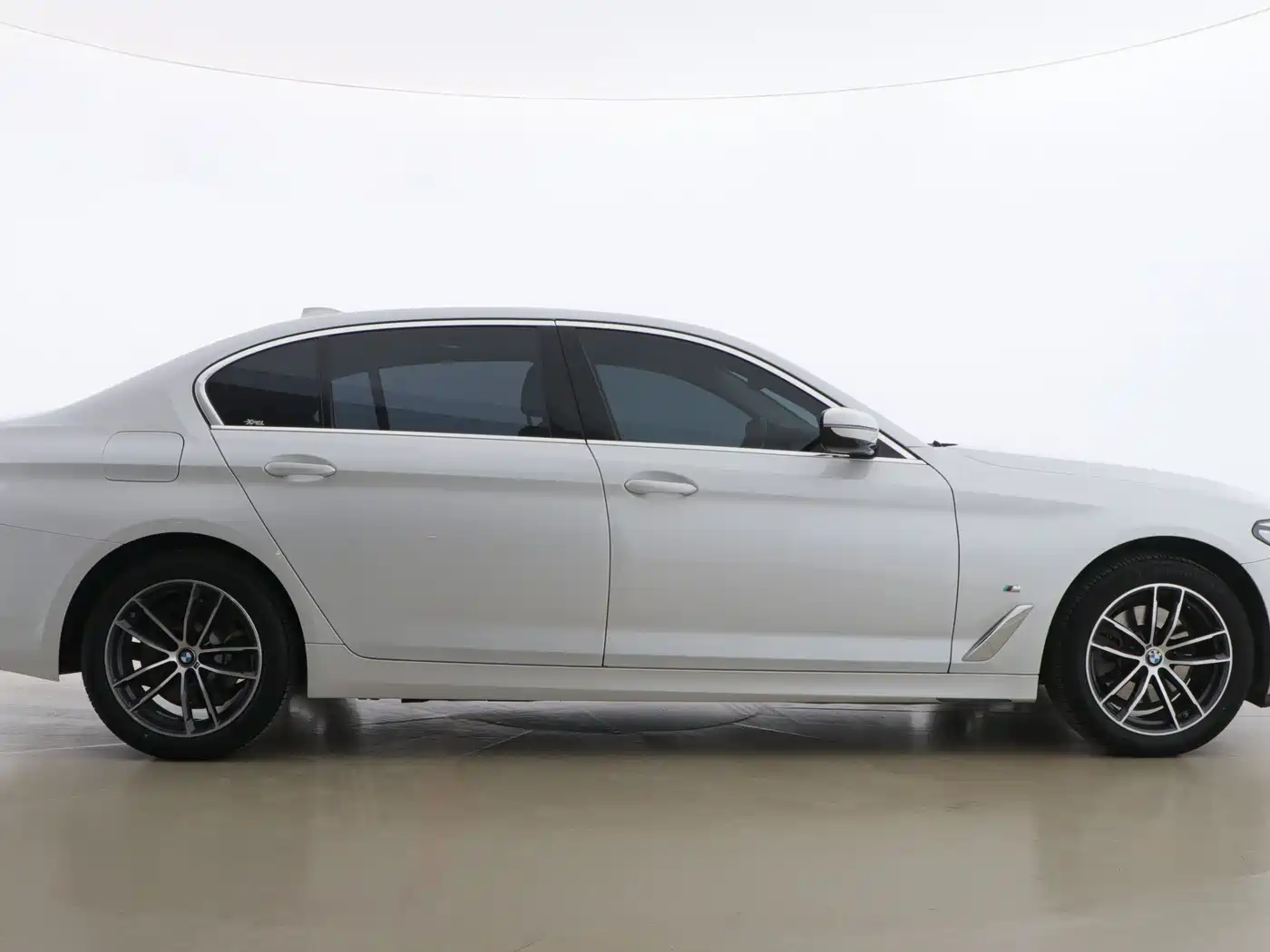 BMW 5 Series 2021 525Li M Sport Package фото 8