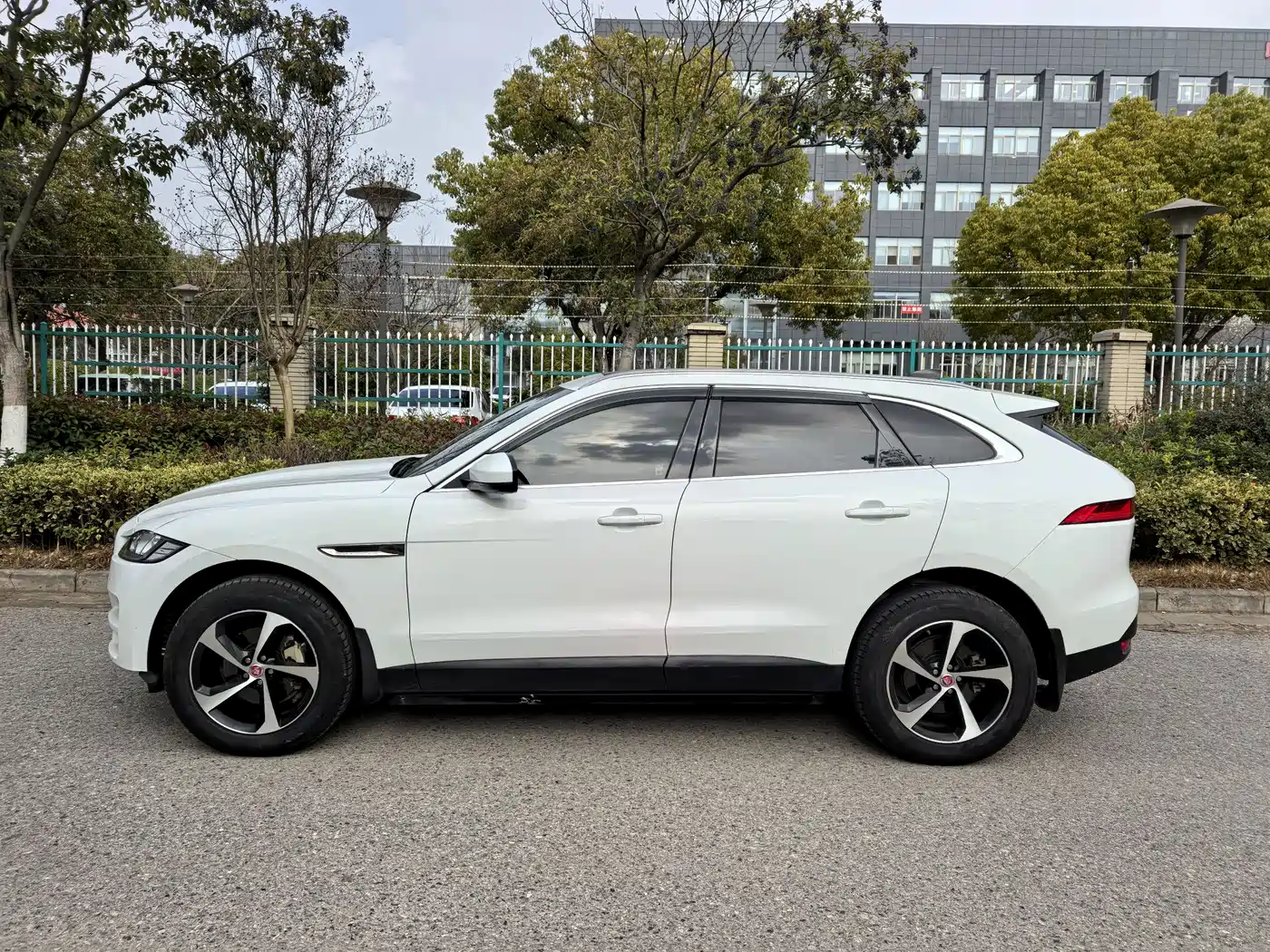 JAGUAR F PACE