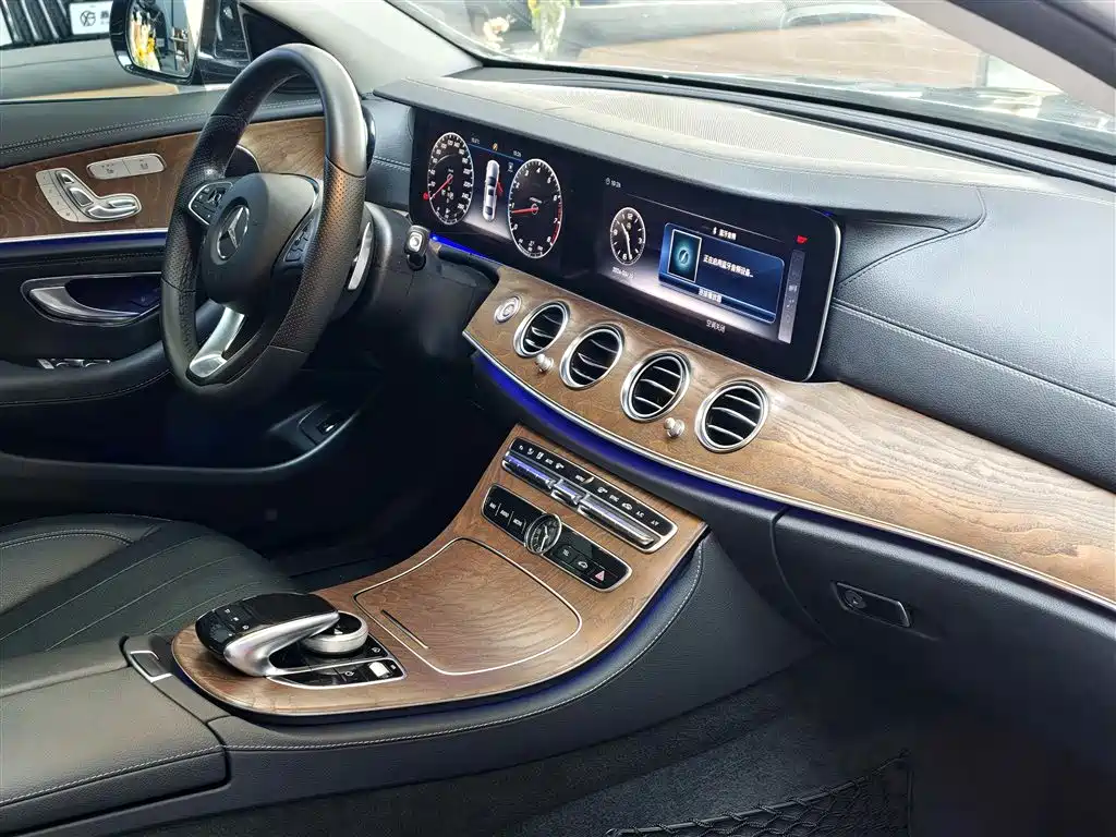 Mercedes-Benz E-Class 2018 E 300 L Fashion фото 12