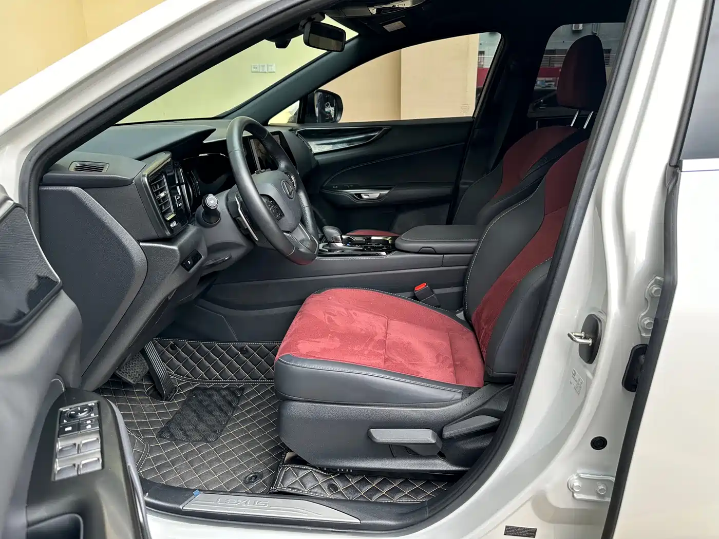 Lexus NX 2024 260 FWD Innovation Edition фото 12
